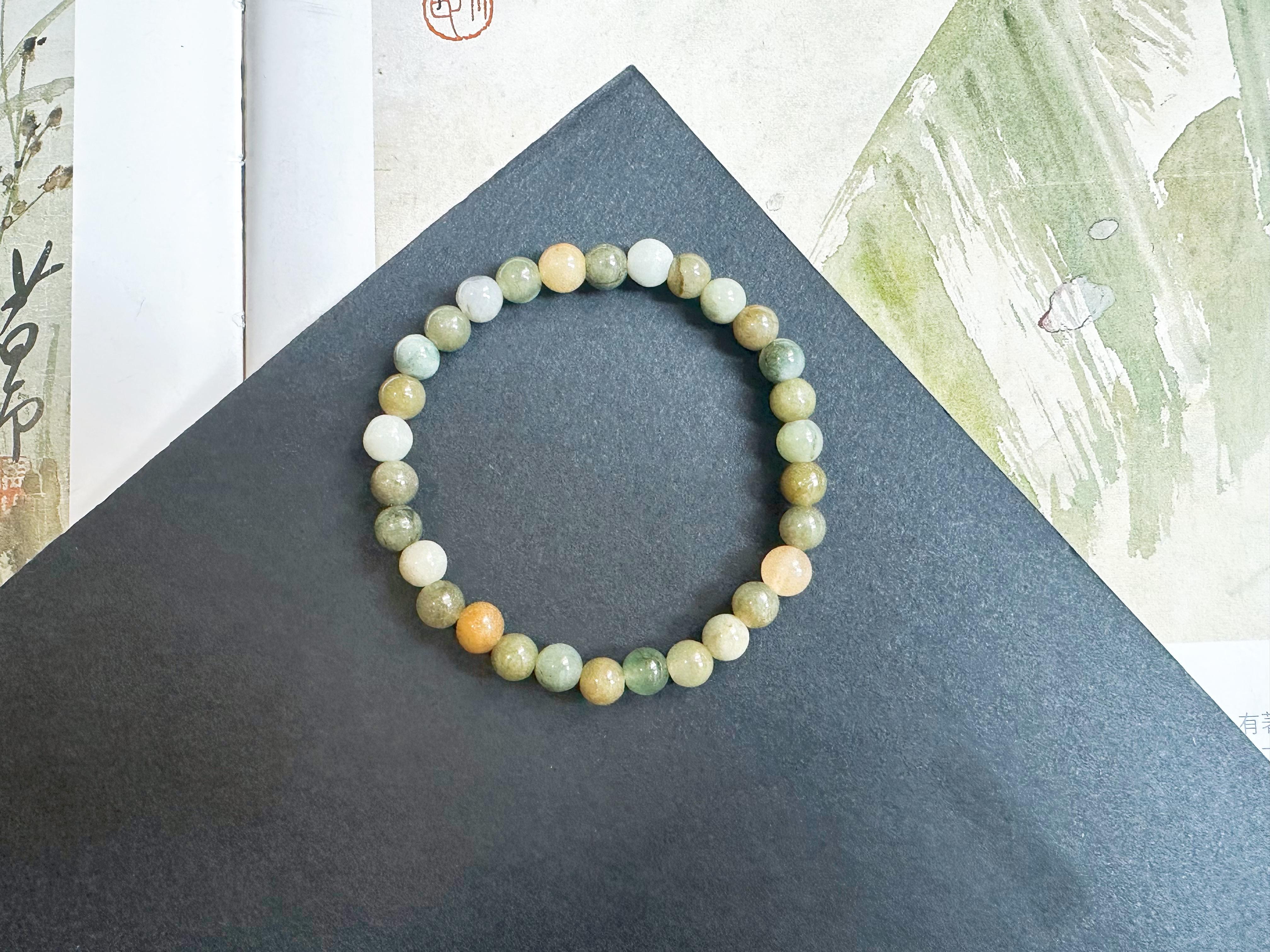 Arts and Crafts Bracciale di perle di giada multicolore Nature Myanmar in vendita