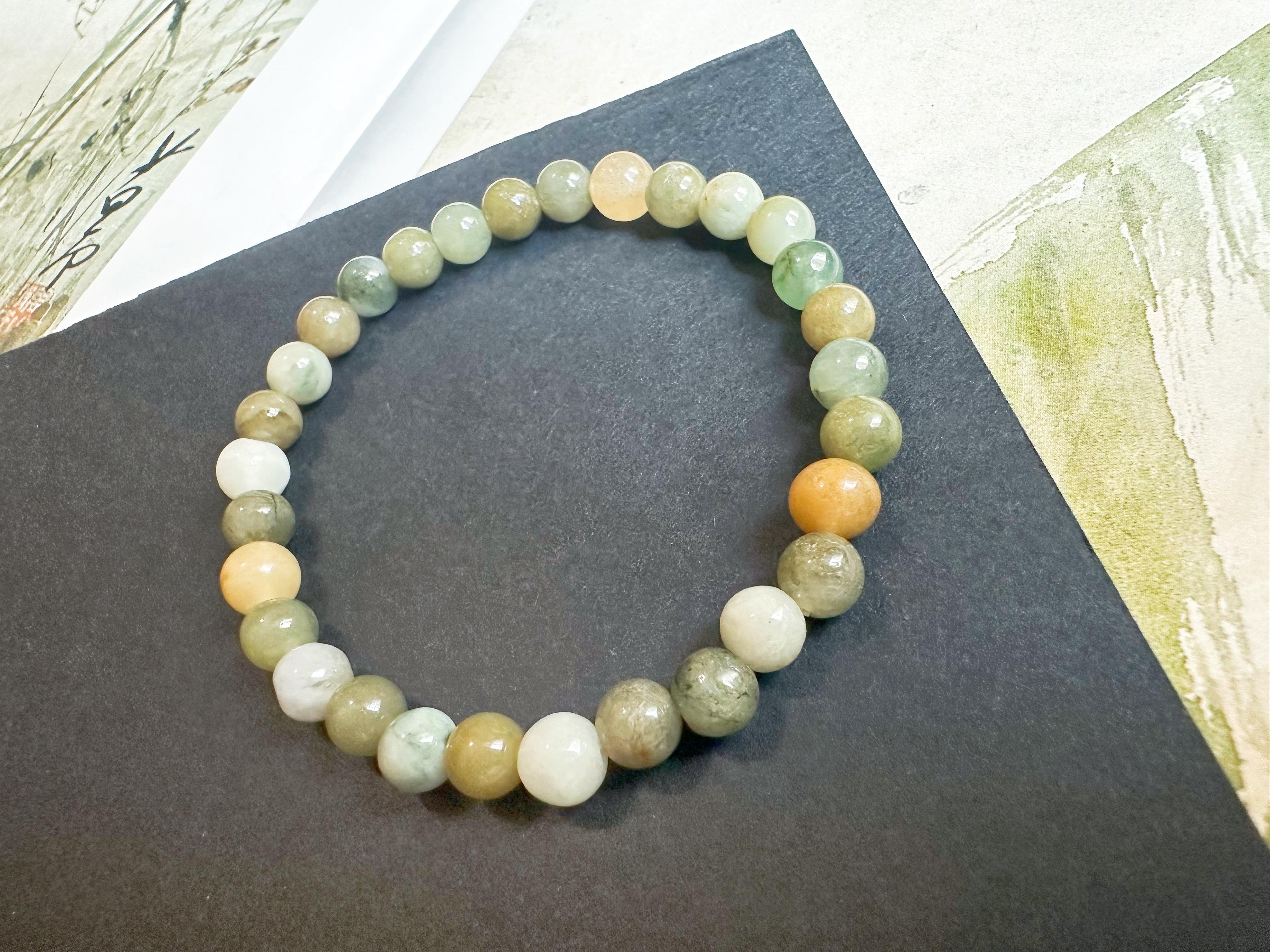 Bracciale di perle di giada multicolore Nature Myanmar In condizioni Nuovo in vendita a Kowloon, HK
