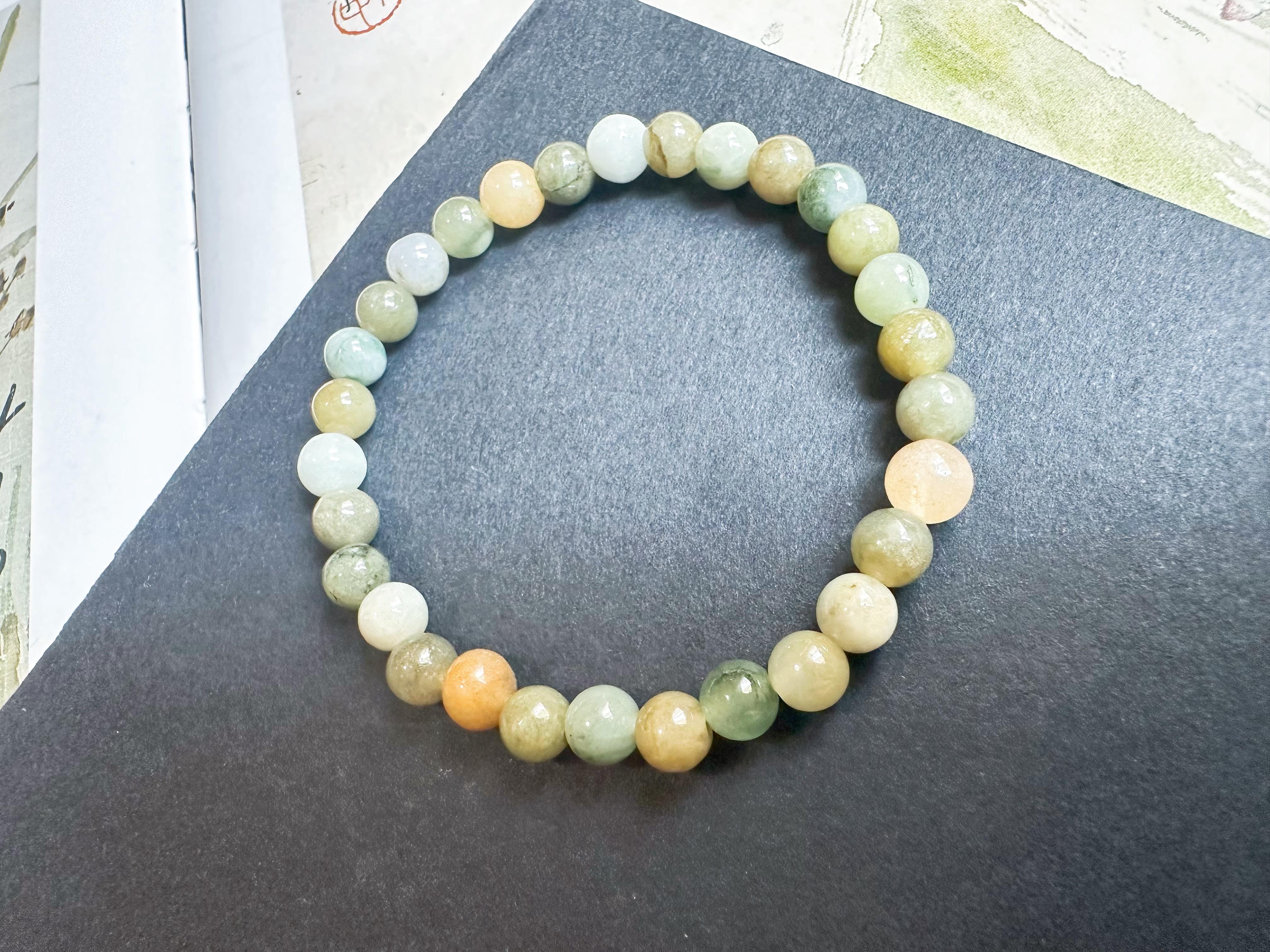 Bracciale di perle di giada multicolore Nature Myanmar in vendita 1