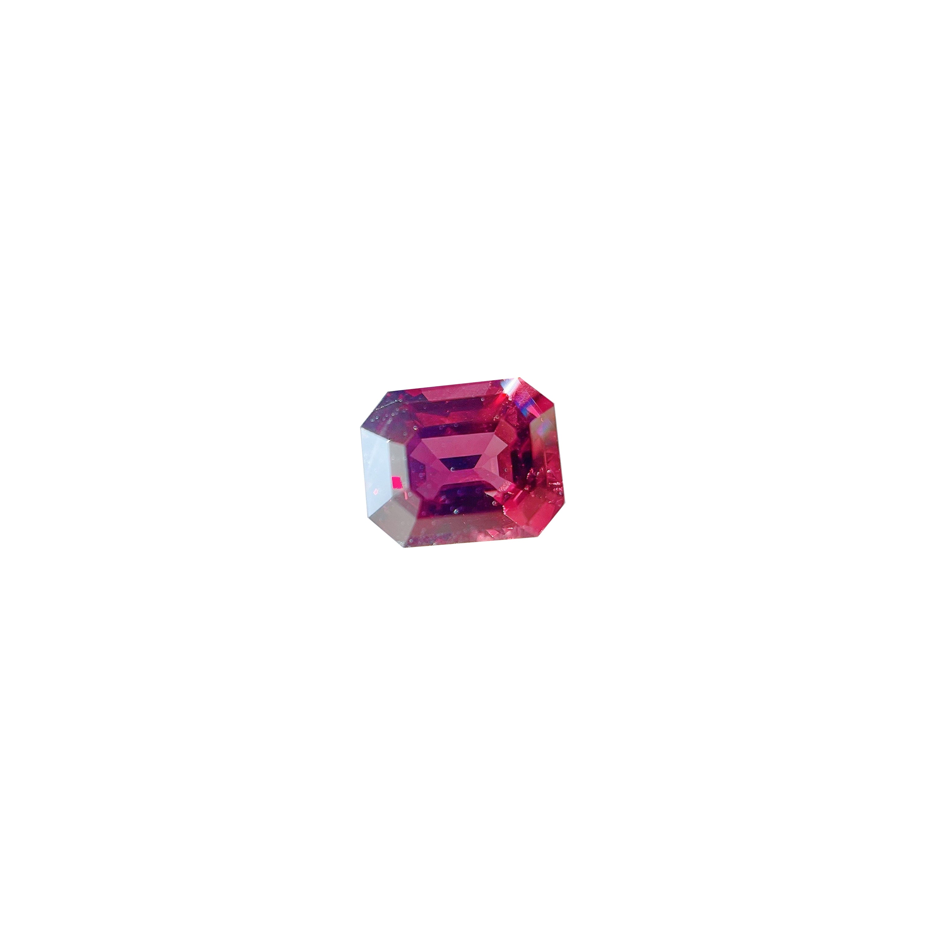 Gemma sfusa del Myanmar Nature Pigeon Blood Red Octagon Spinel Loupe Clean - 2,7 in vendita
