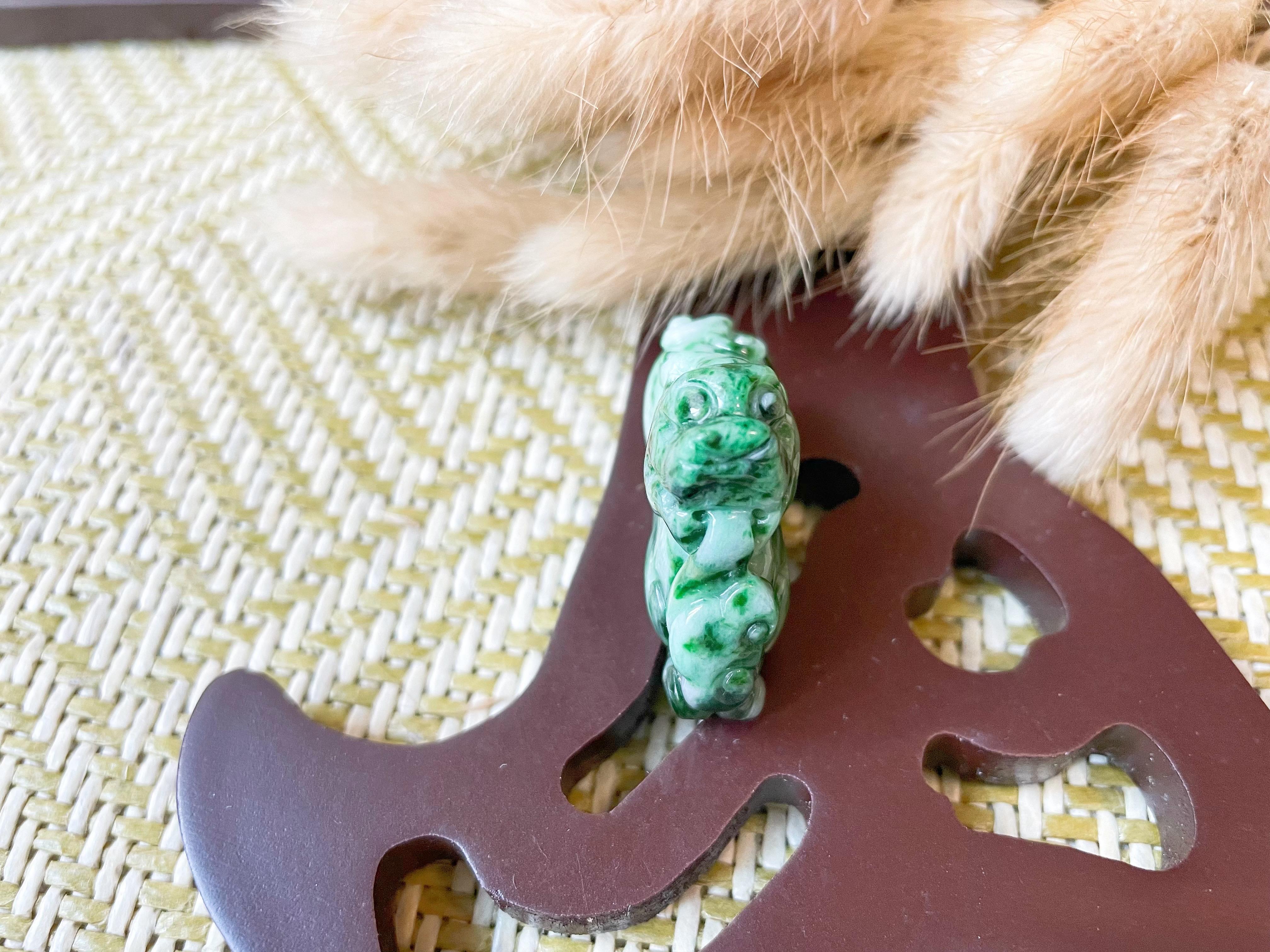 Natural Myanmar PiXiu Green Jade Loose Stone Pendant - Luck and prosperity For Sale 4