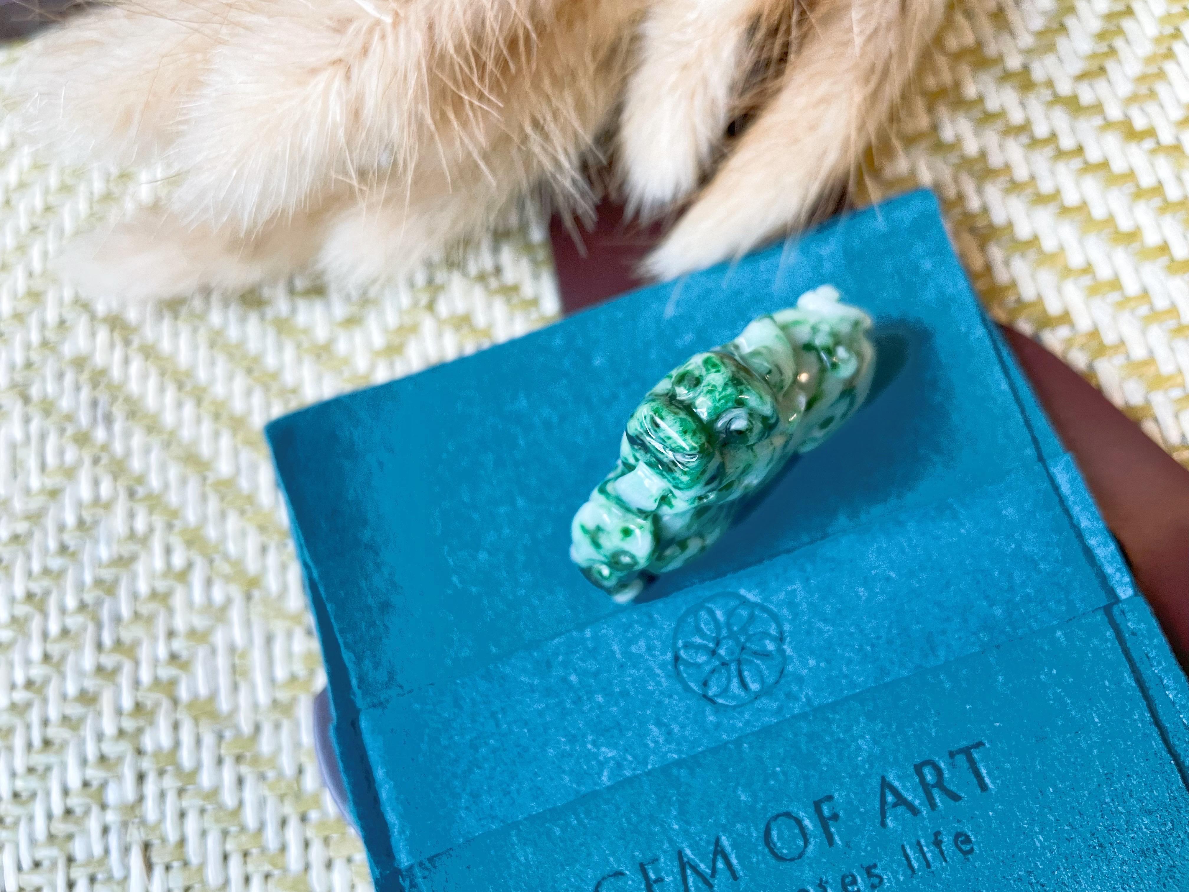 Natural Myanmar PiXiu Green Jade Loose Stone Pendant - Luck and prosperity For Sale 6