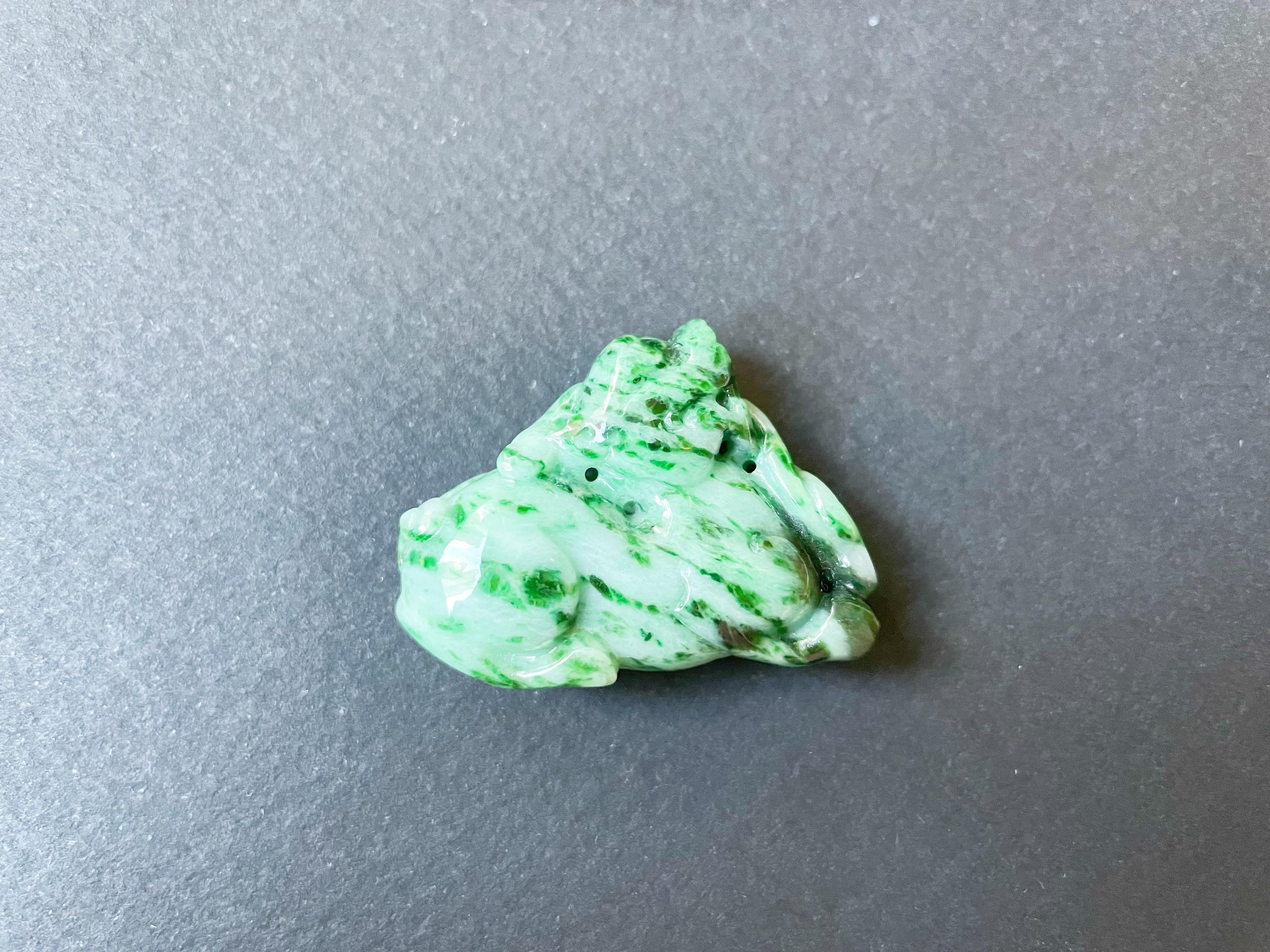 Natural Myanmar PiXiu Green Jade Loose Stone Pendant - Luck and prosperity For Sale 7