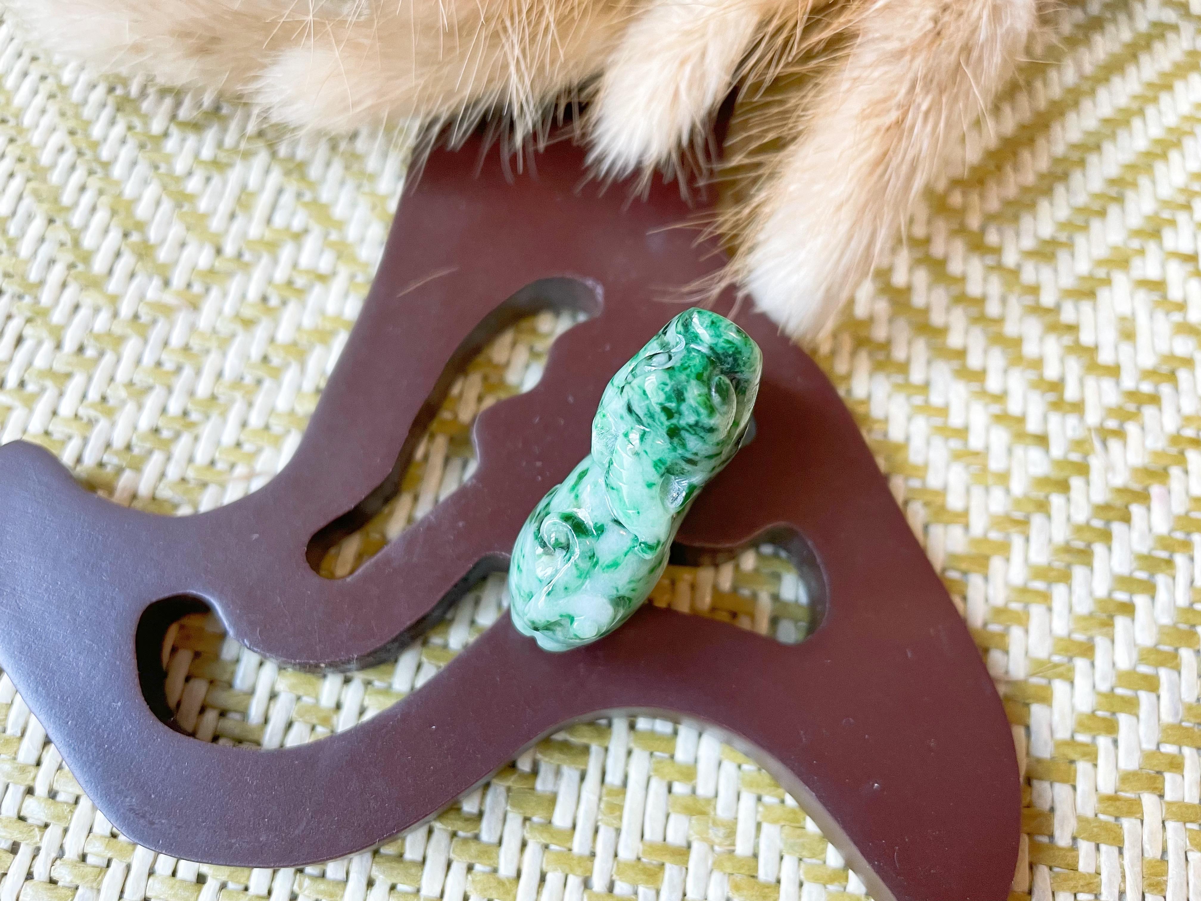 Women's or Men's Natural Myanmar PiXiu Green Jade Loose Stone Pendant - Luck and prosperity For Sale