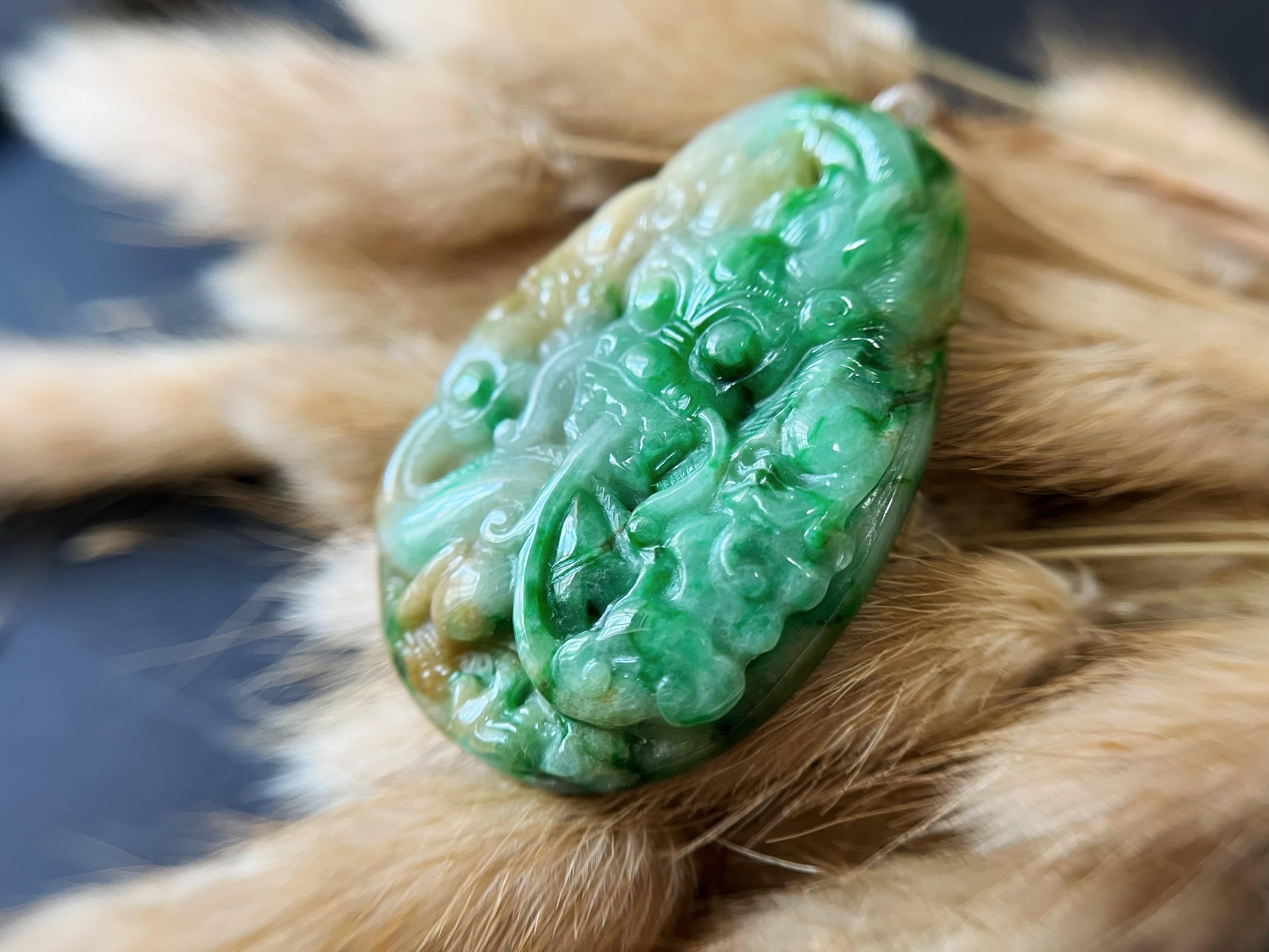 Natural Myanmar Tricolor Dragon, Crane, Reshi Jadeite Pendant  In New Condition For Sale In Kowloon, HK