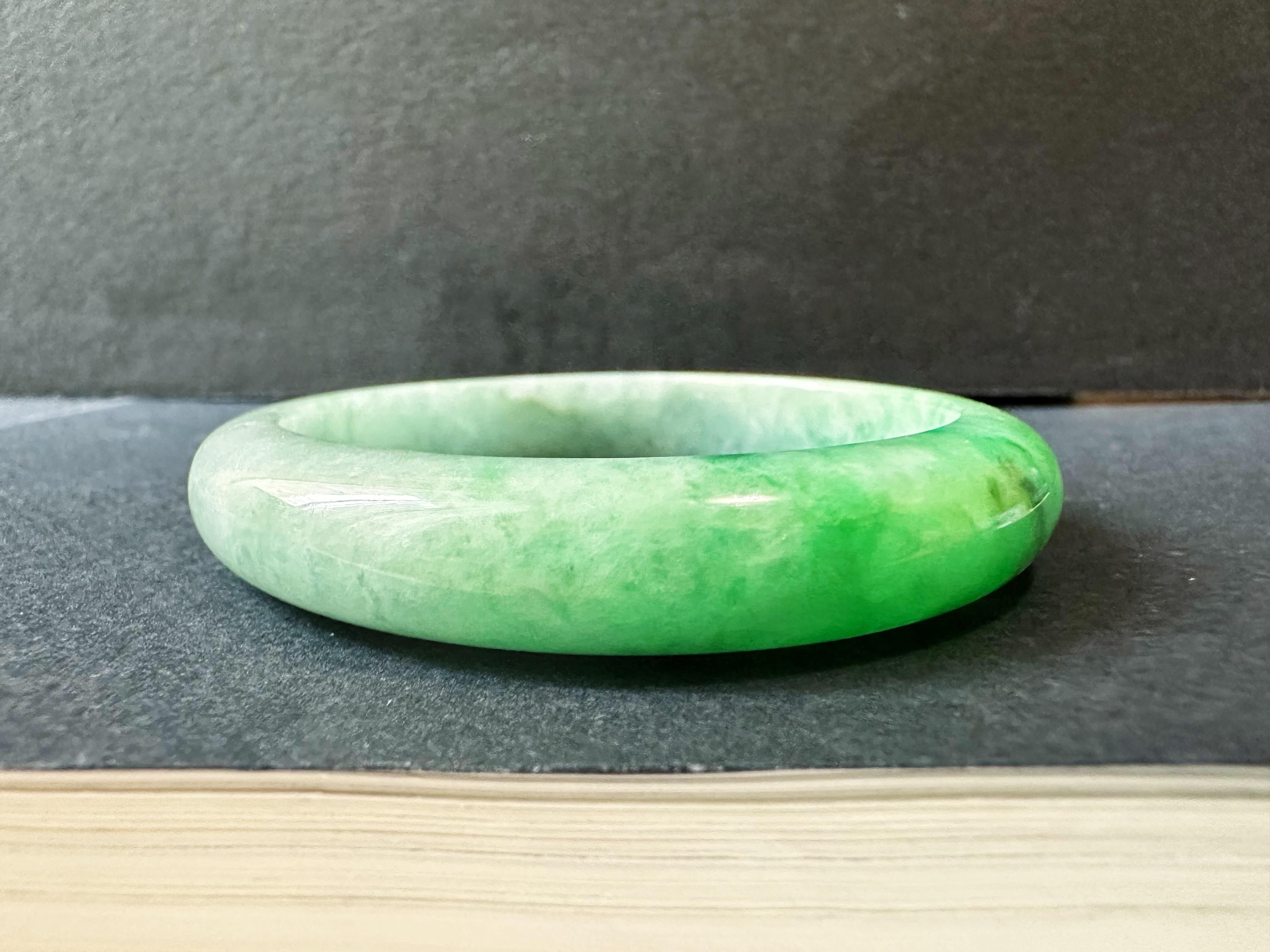 Natural Myanmar Vivid Apple Green Oval Shape Jade Bangle Bracelet For Sale 1