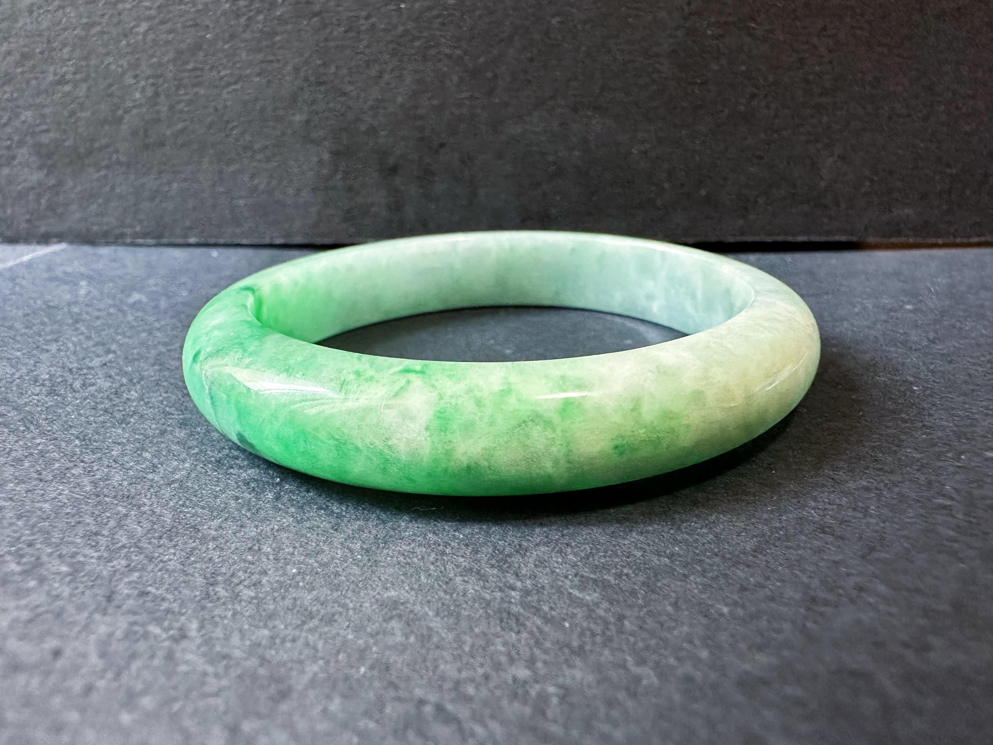 Natural Myanmar Vivid Apple Green Oval Shape Jade Bangle Bracelet For Sale 2