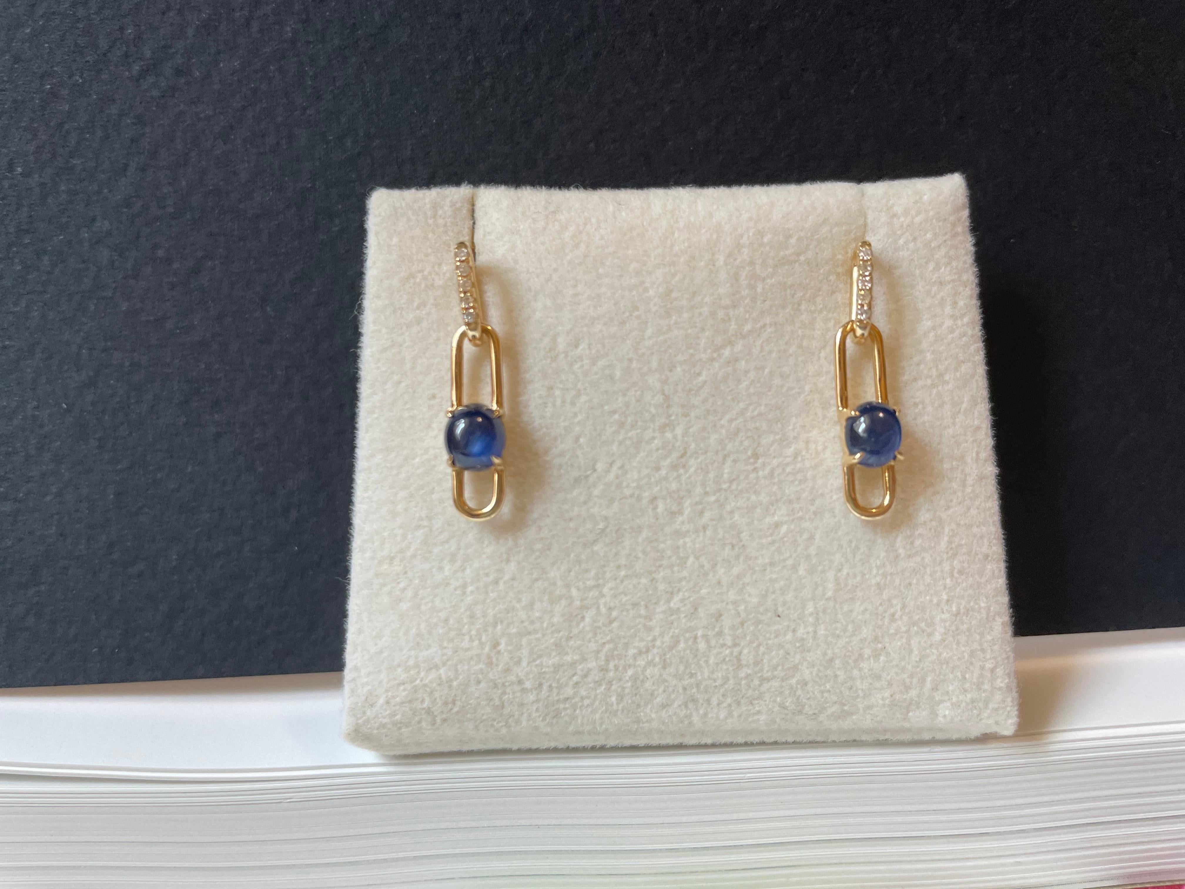 Cabochon di zaffiro blu naturale del Myanmar con diamante incastonato in oro 18k in vendita 1