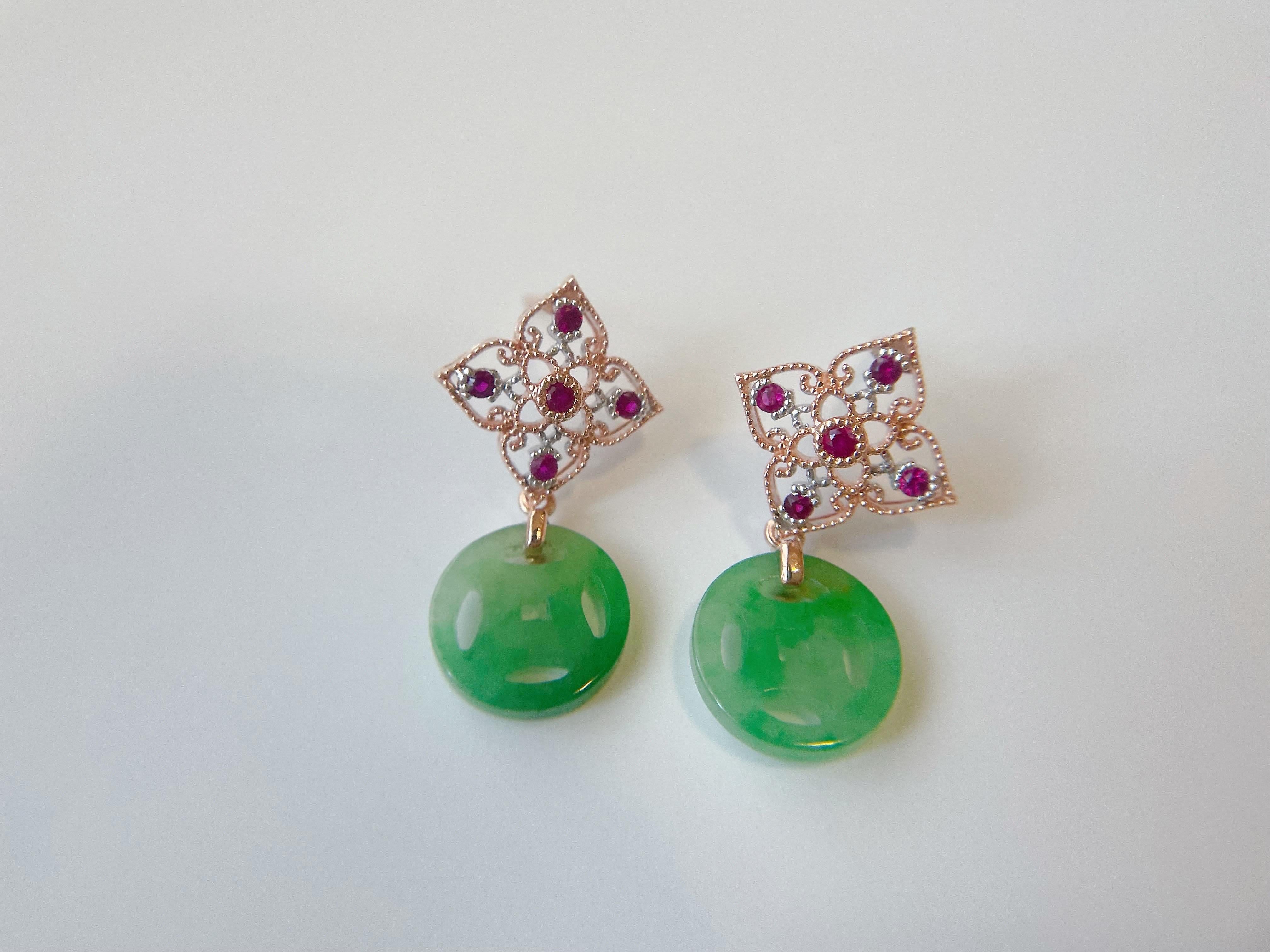 Round Cut Natural Myanmar Vivid Green Jade Clover Earrings in 18K Gold and Ruby For Sale