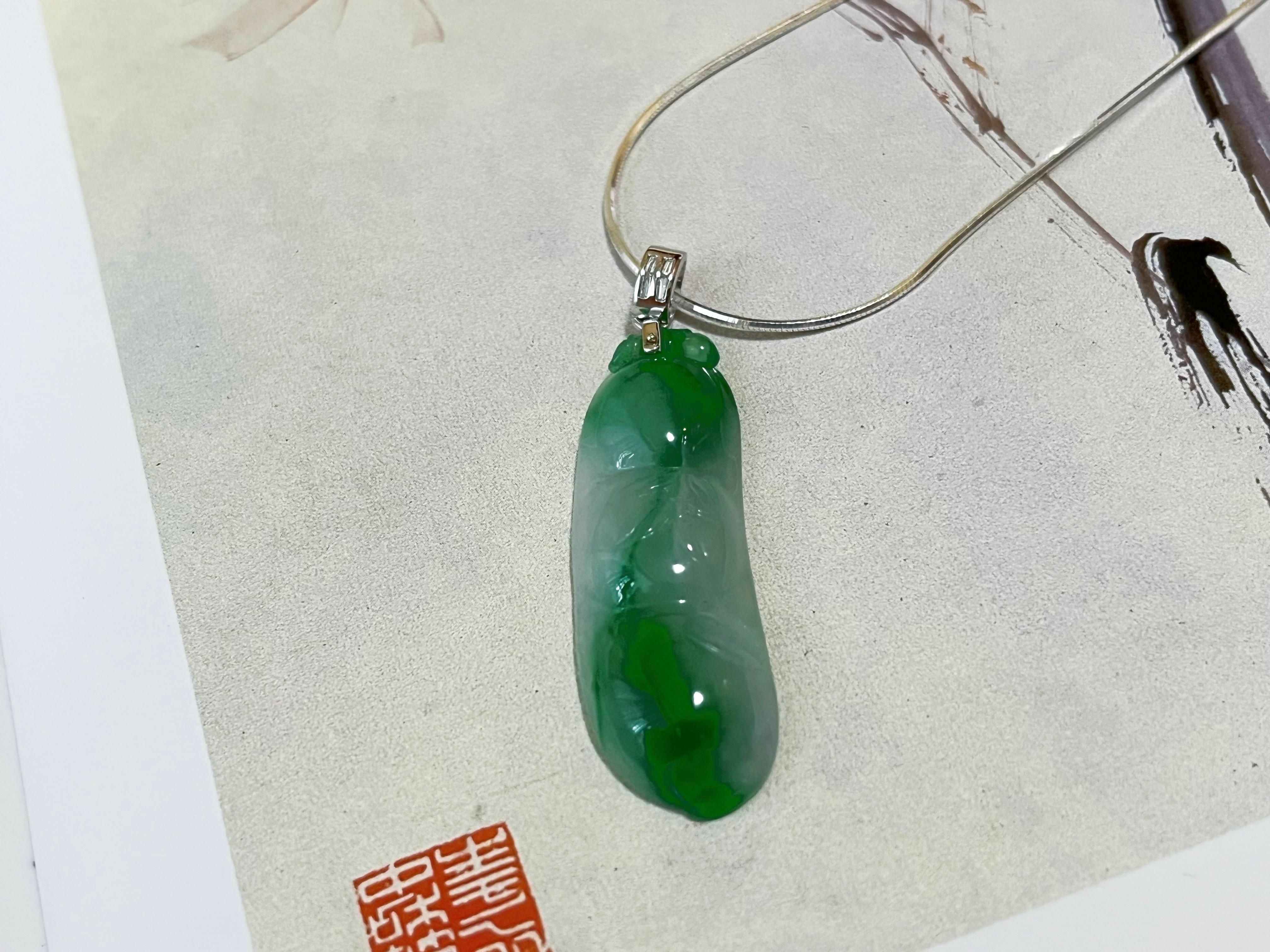 Women's or Men's Natural Myanmar Vivid Green Jade Jadeite Pea Pod Pendant in 18K White Gold For Sale