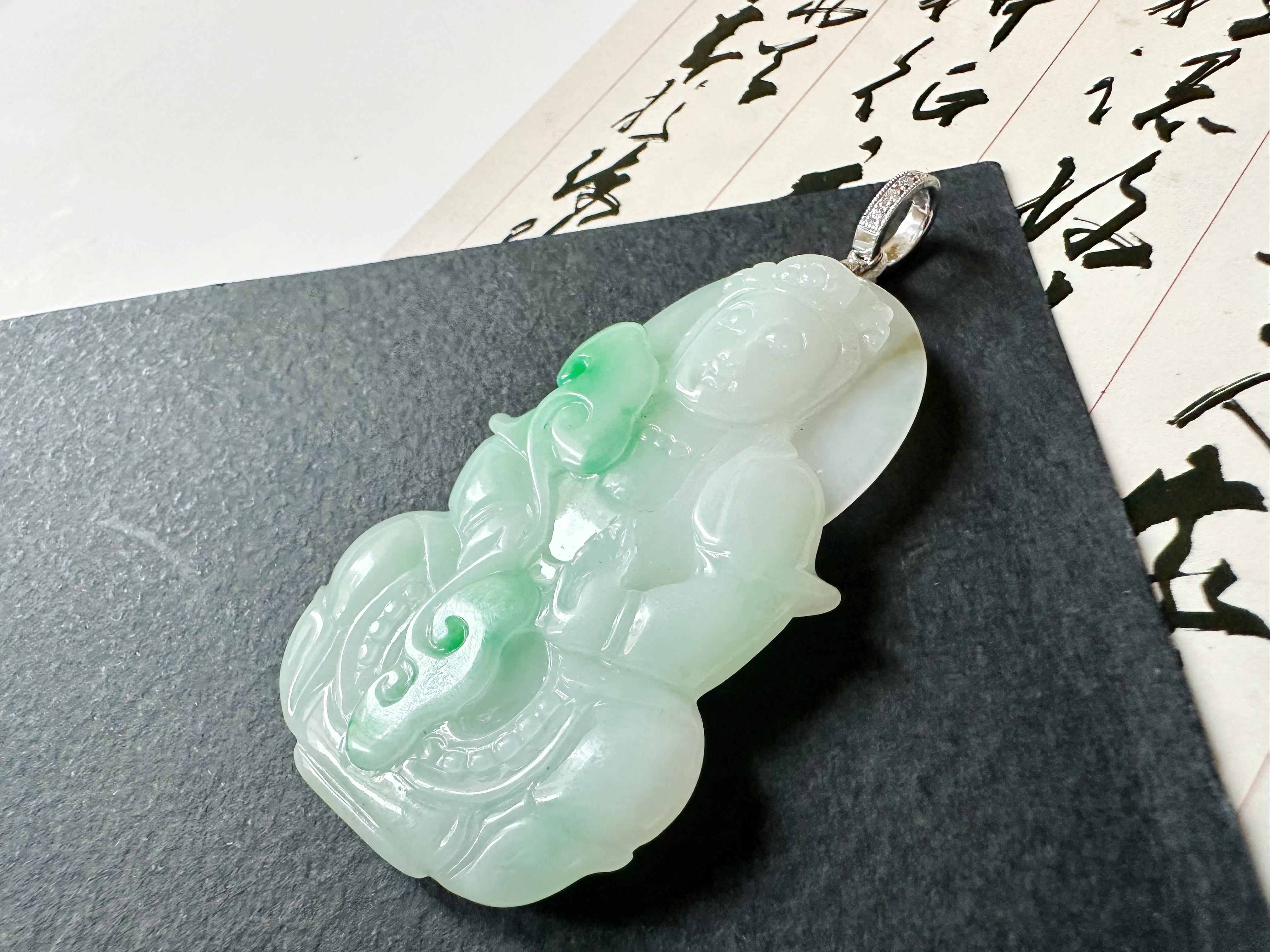 Natural Myanmar Vivid Green Jade Pendant with 18K White Gold and Diamond In New Condition For Sale In Kowloon, HK