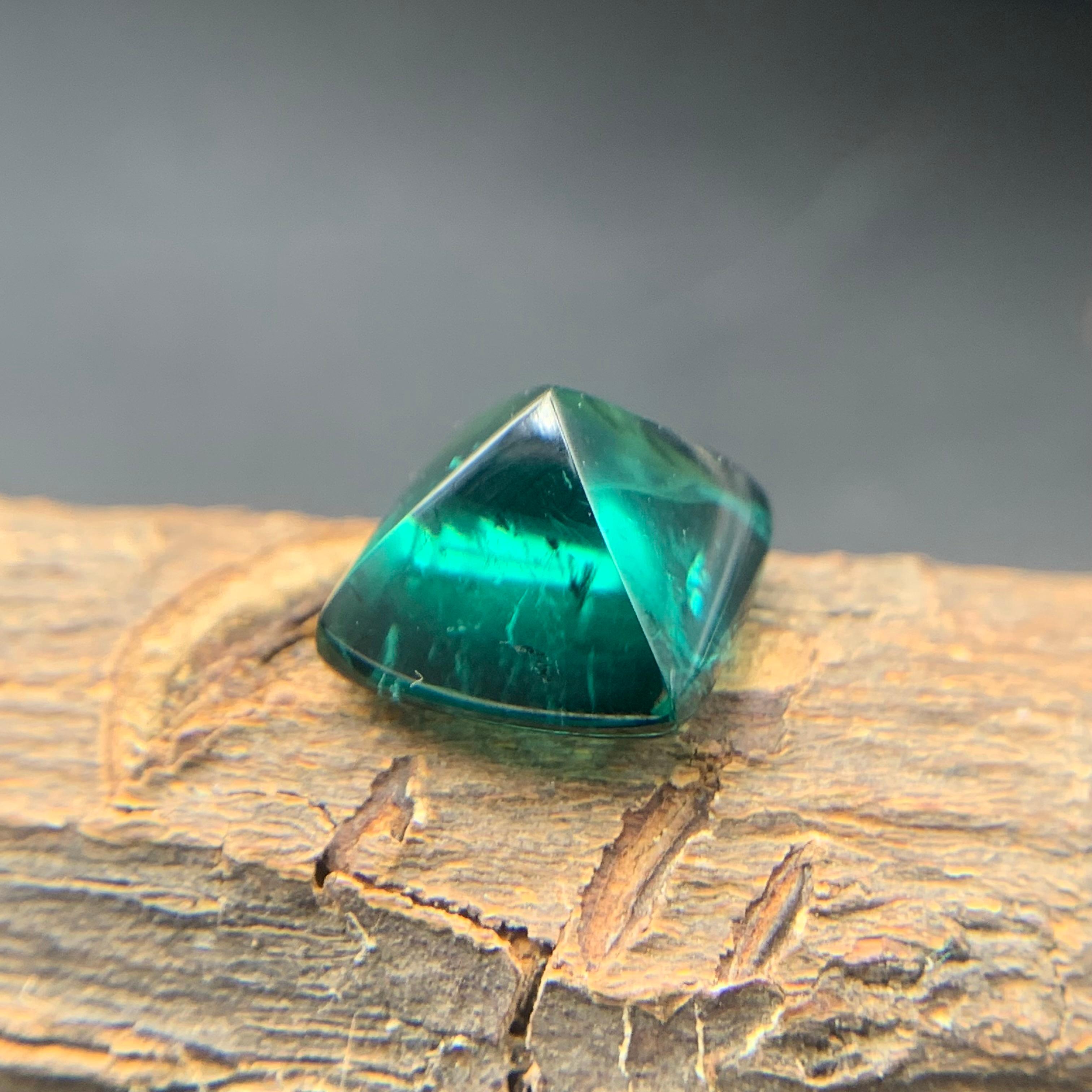 Turmalina verde azul neón natural 6,82 quilates Cabujón de pan de azúcar Gema suelta en venta 7