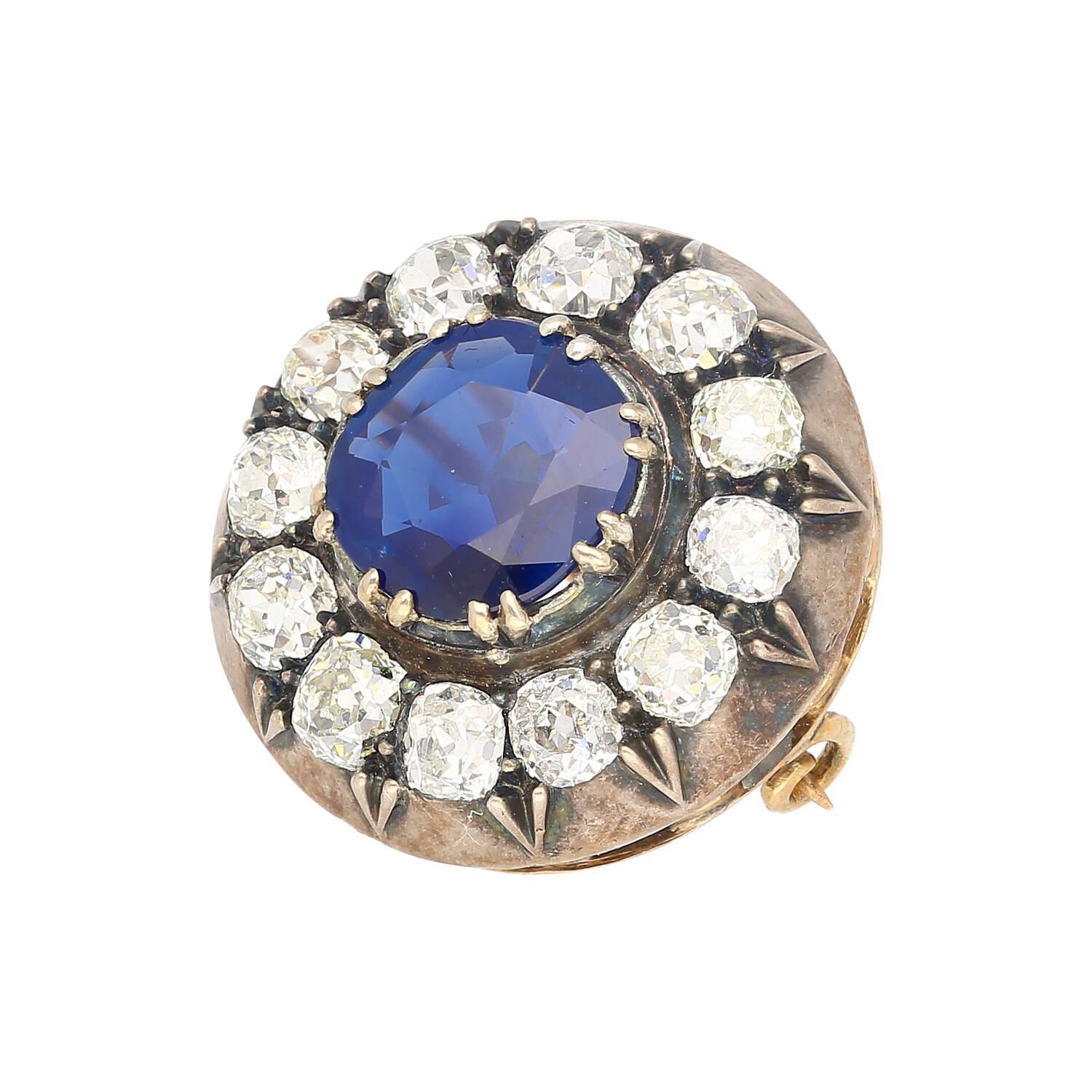 Natural No Heat 3.82 Carat Sapphire Brooch in Silver and 9K Gold For Sale 2