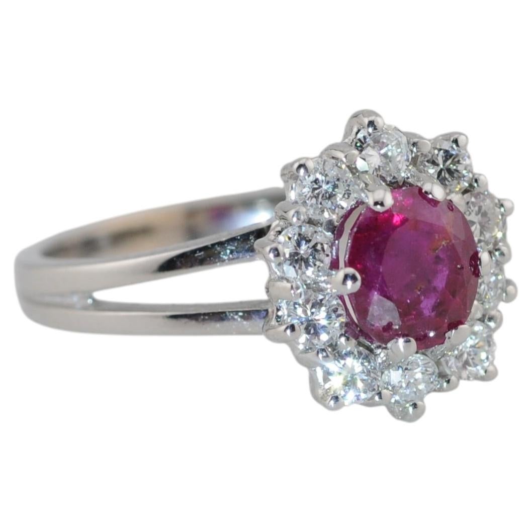 Bague en or blanc 14 carats sertie d'un rubis de Birmanie naturel non traité thermiquement de 1,14 carat et de diamants