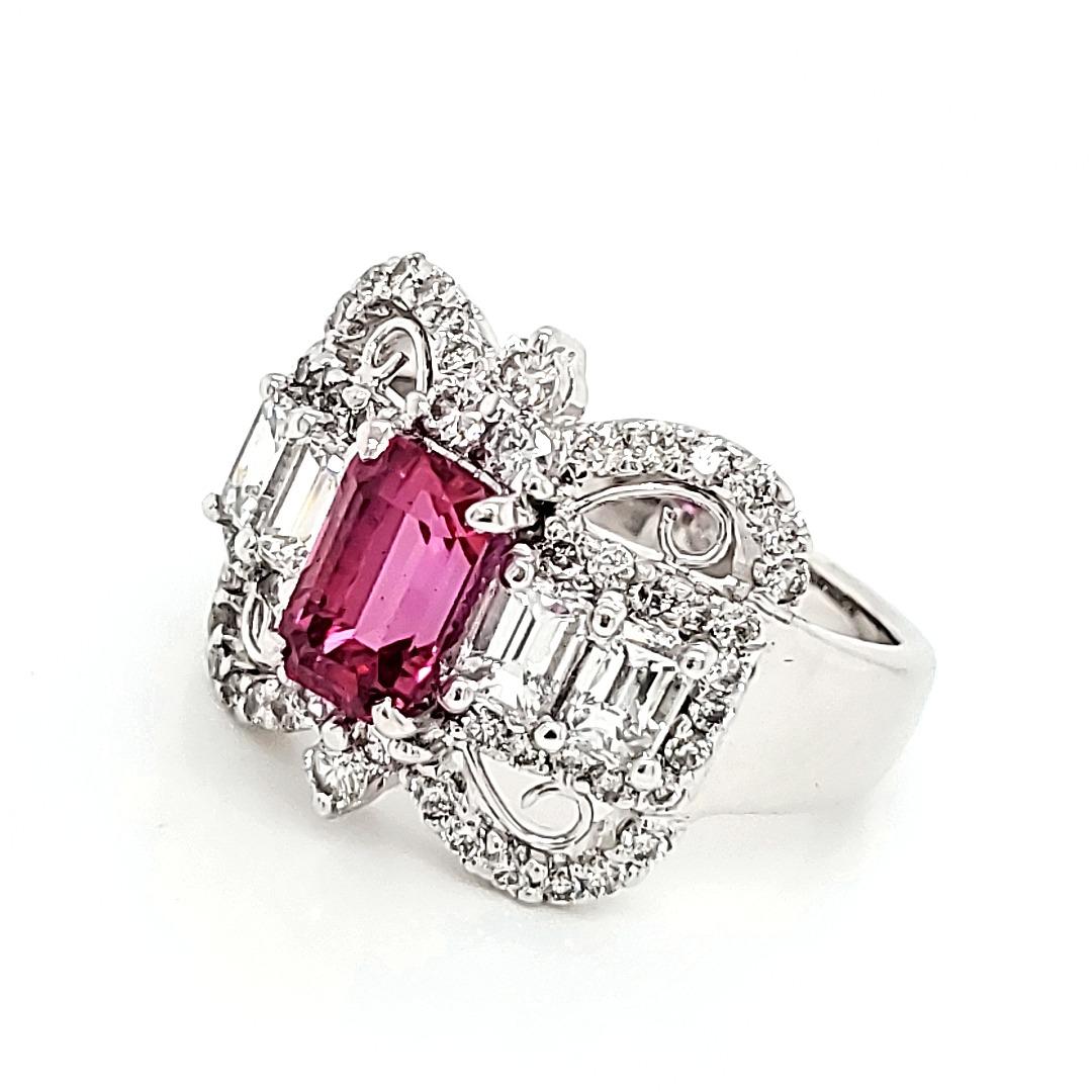 Natural No Heat Pink Sapphire Ring with Diamonds, Engagement Ring In New Condition For Sale In Hong Kong, HK