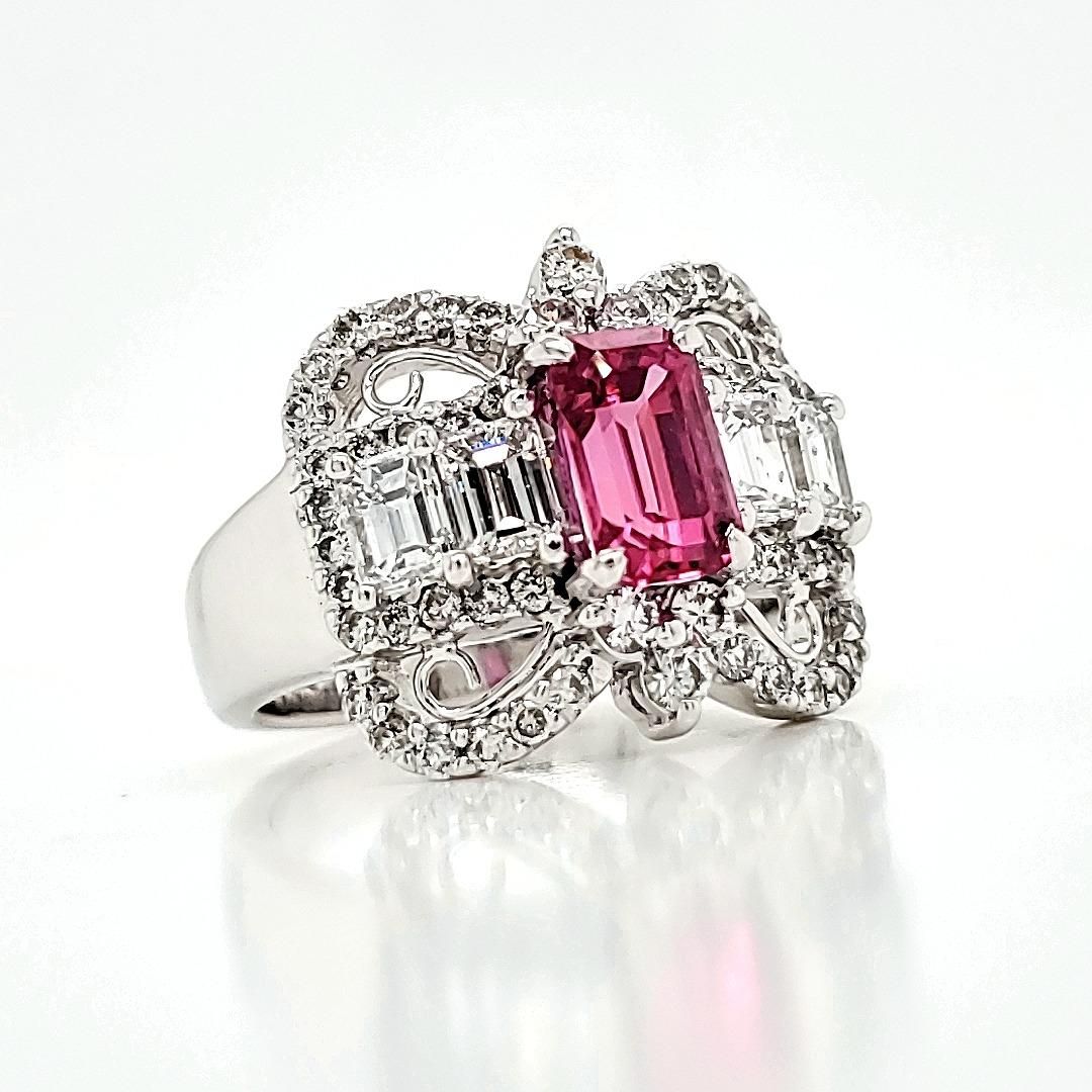 Natürlicher No Heat Pink Sapphire Ring mit Diamanten, Verlobungsring im Angebot 1