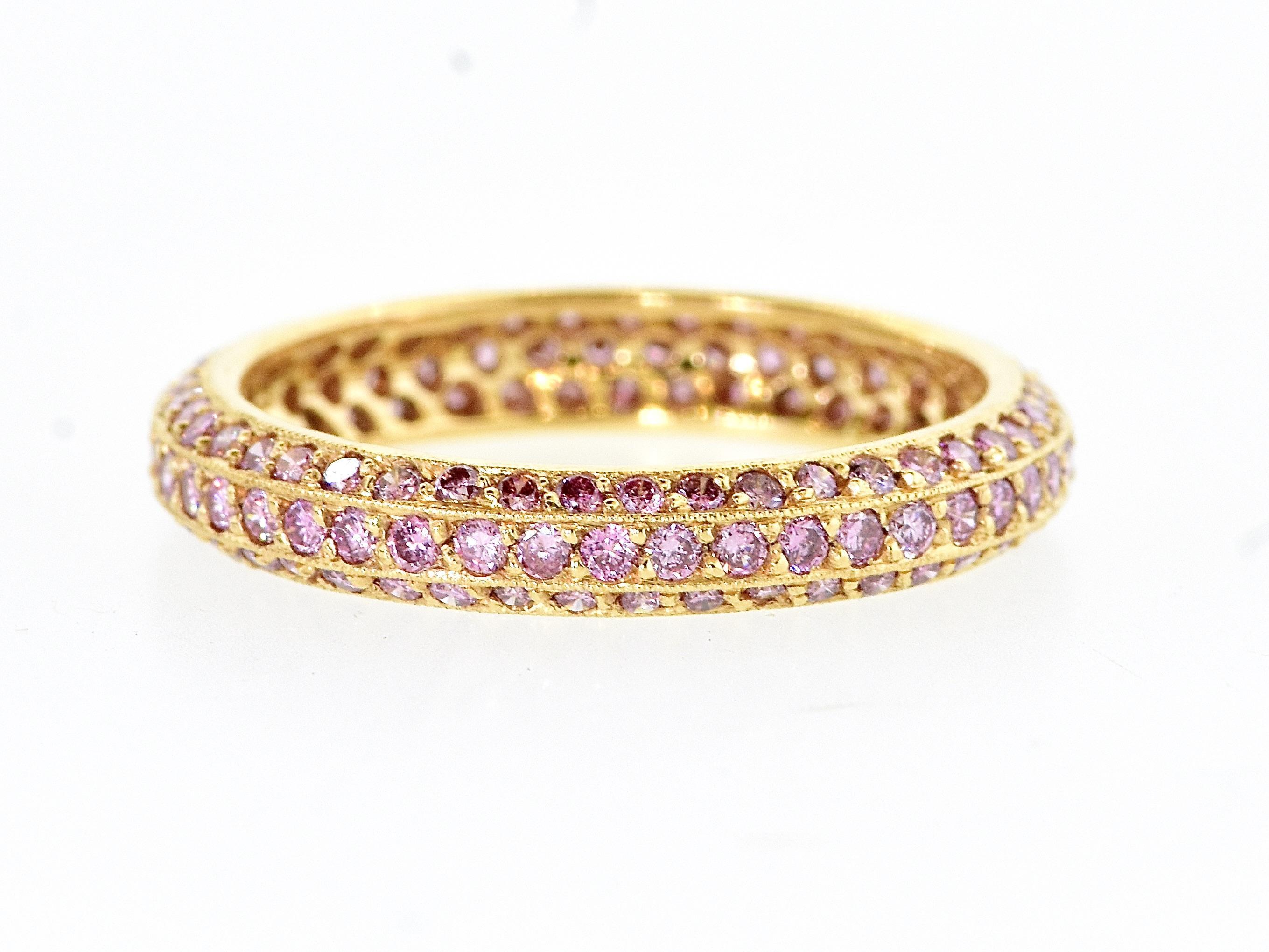 Bandeau de diamants naturels, non cultivés en laboratoire, de couleur rose Vivid Vivid, par Pierre/Famille en vente 3