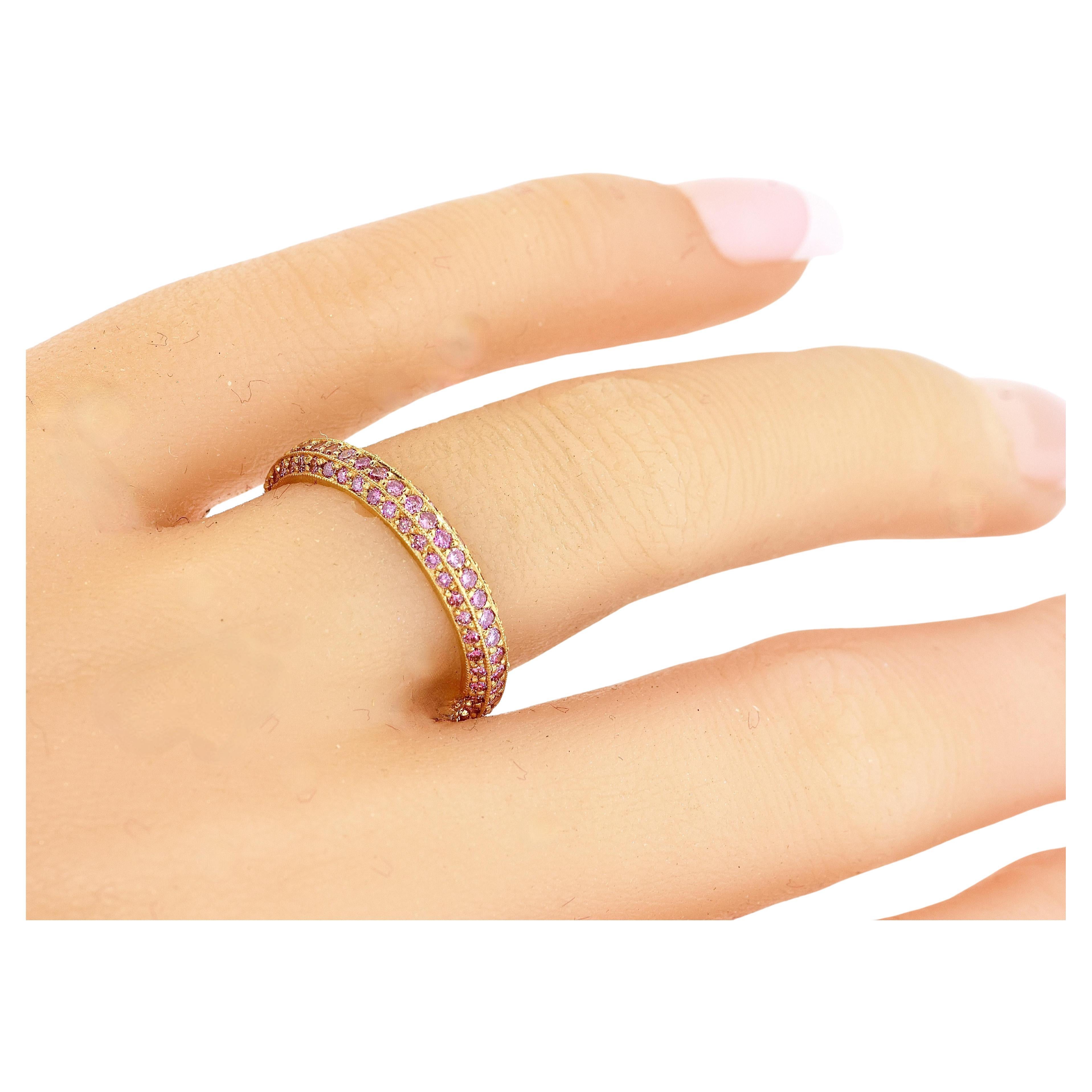 Bandeau de diamants naturels, non cultivés en laboratoire, de couleur rose Vivid Vivid, par Pierre/Famille en vente