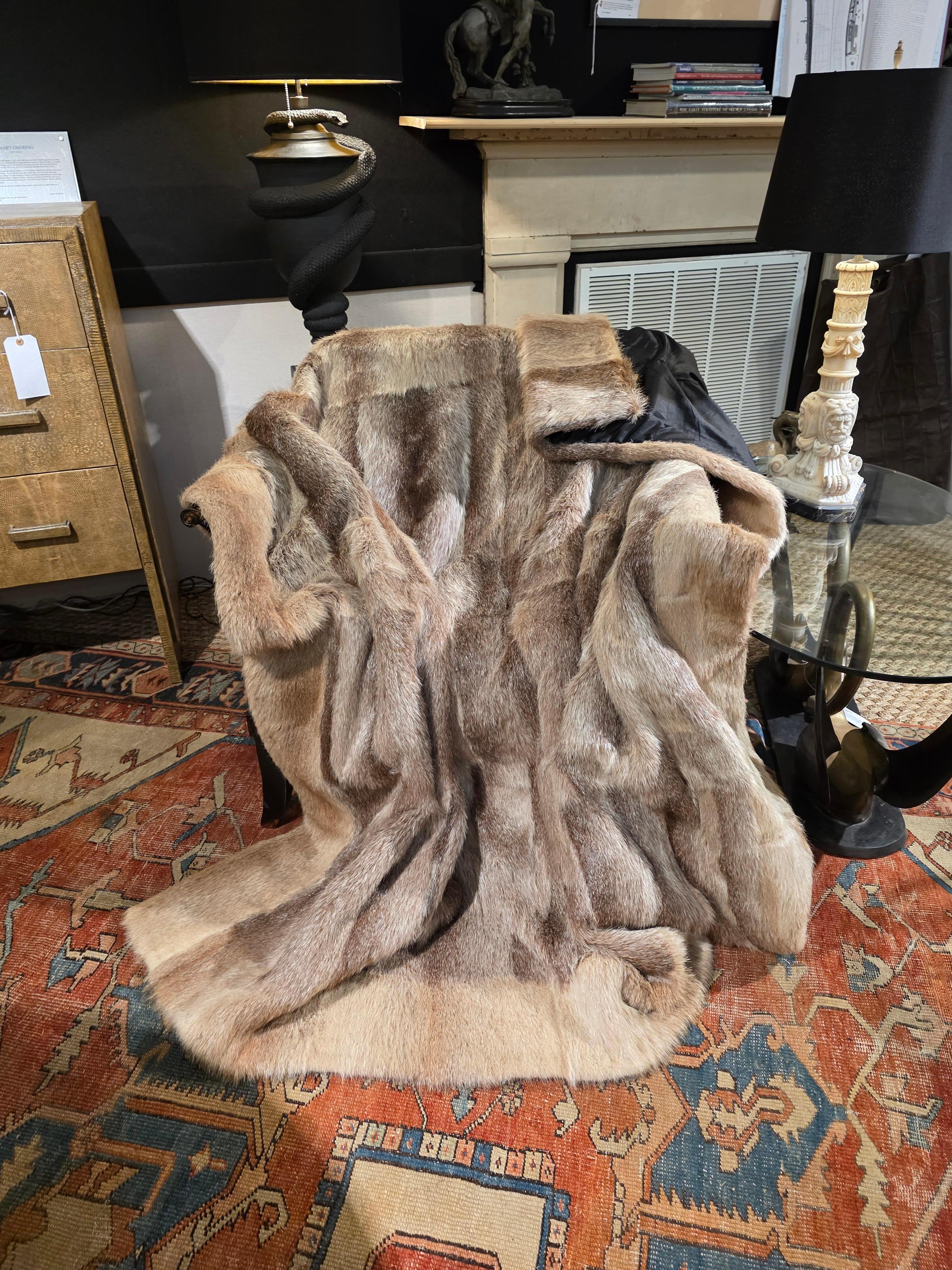 Coperta King Size in pelliccia di castoro Nature Nutria In condizioni Nuovo in vendita a Hudson, NY