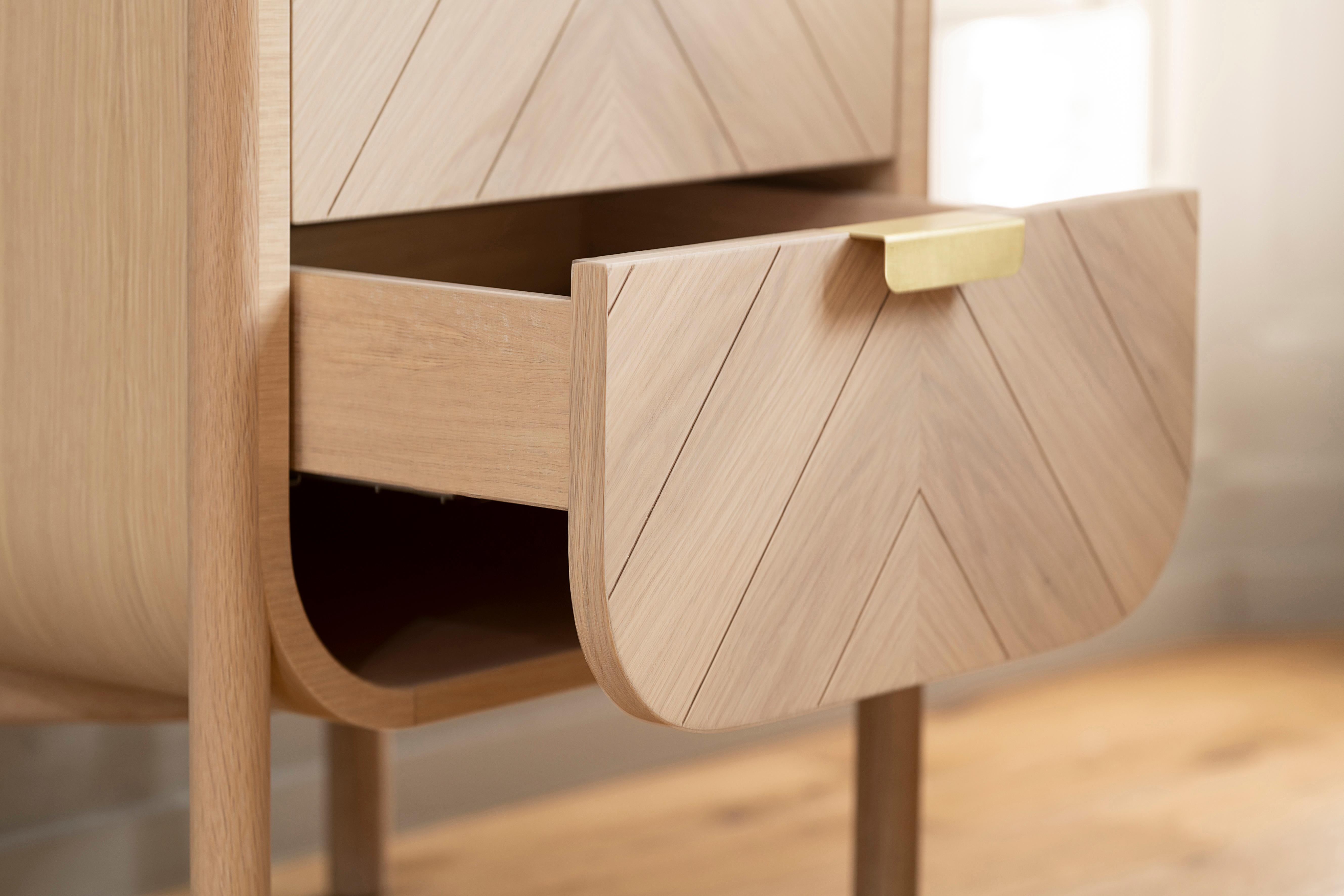 Postmoderno Chiffoniere Marius in Oak Oak naturale di HARTO in vendita