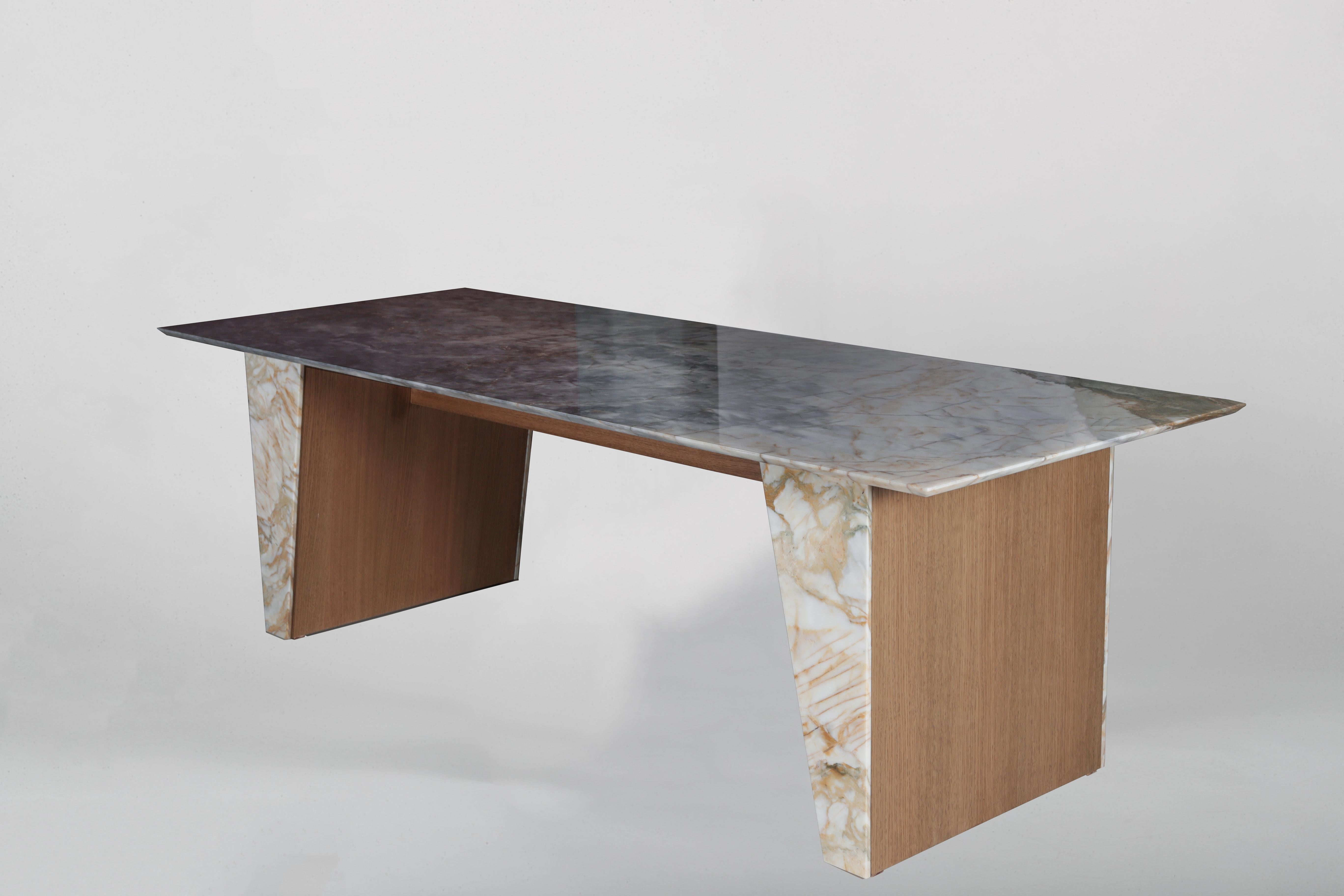 Turc Table de salle à manger Avion par Studio Mohs en vente