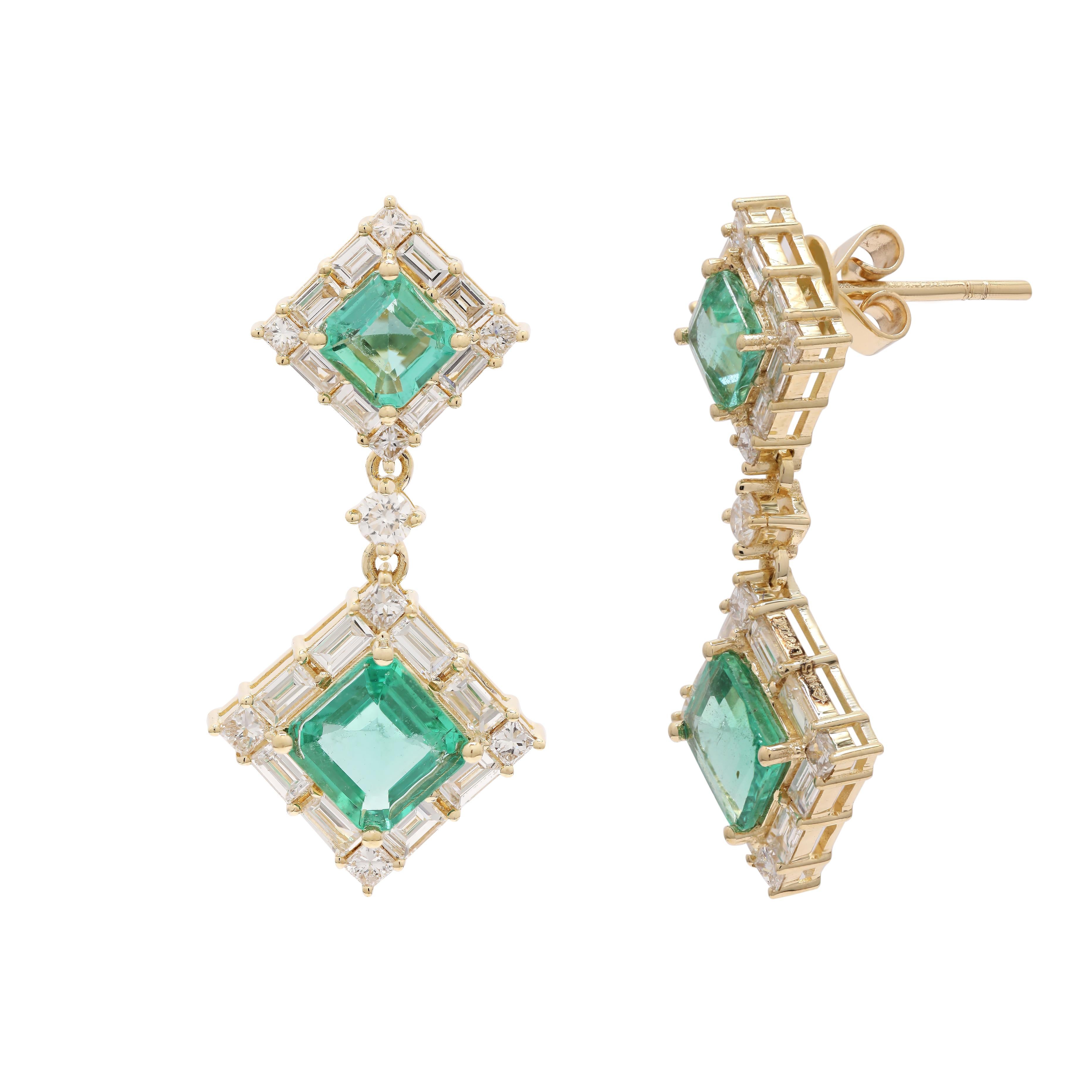 Art Deco Natural  Emerald Diamond Dangle Earrings in 14K Yellow Gold For Sale