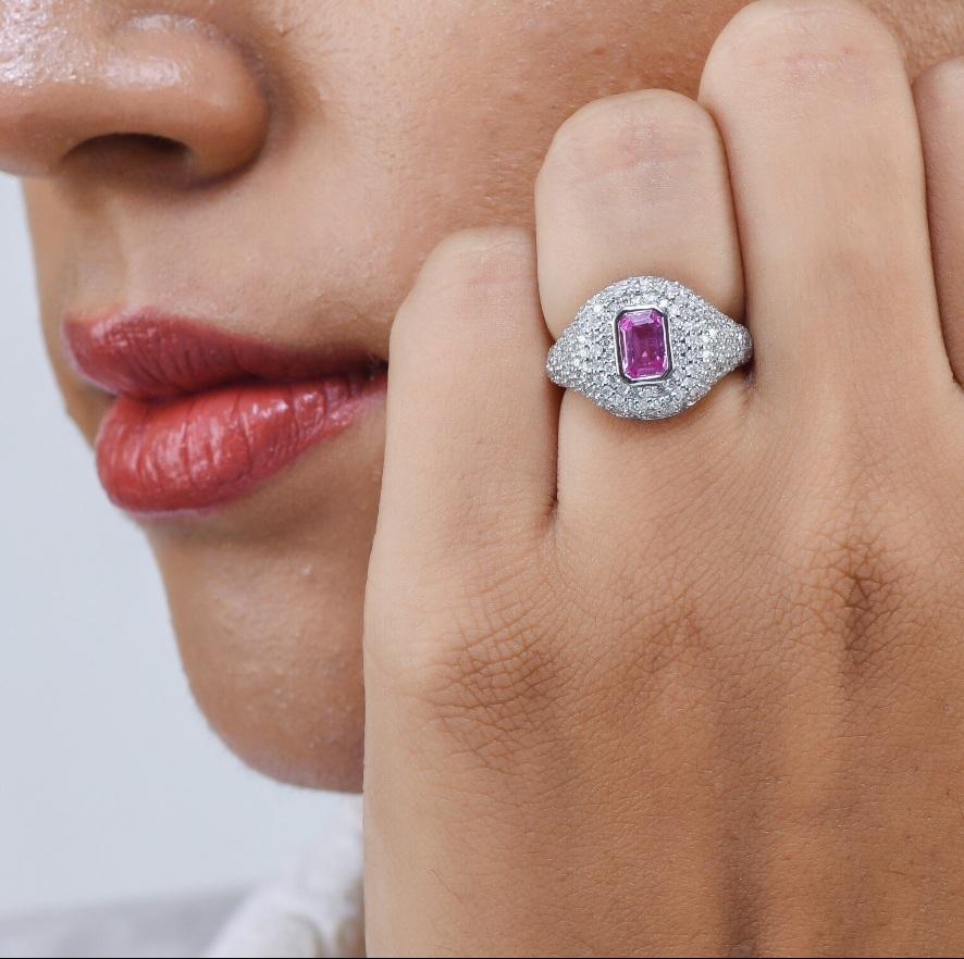 Natürlicher achteckiger rosa Saphir-Diamantring aus 18 Karat Gold im Zustand „Neu“ im Angebot in jaipur, IN