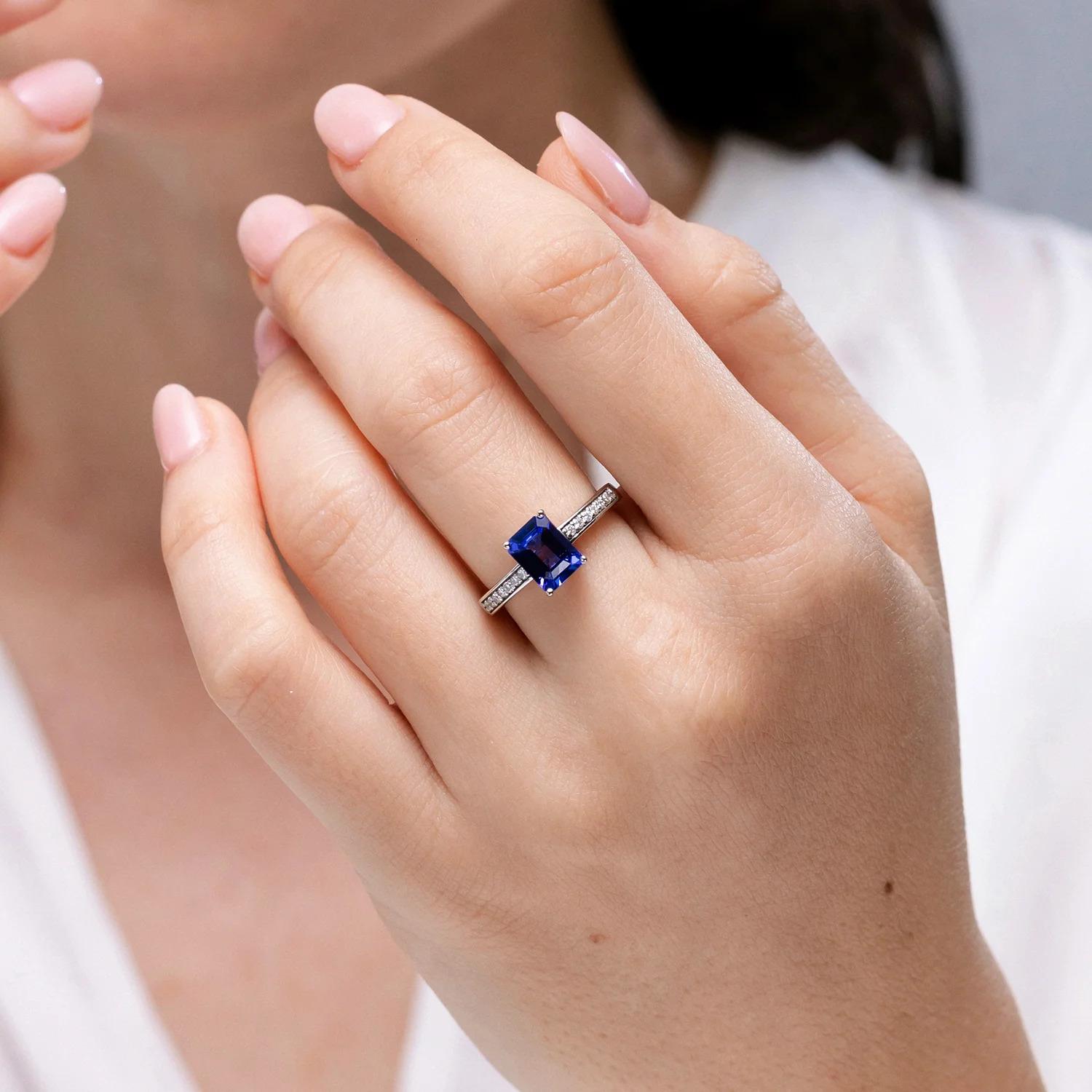 For Sale:  Natural Octagonal 2.4 ct Tanzanite Cocktail Ring with Diamonds in Platinum 3