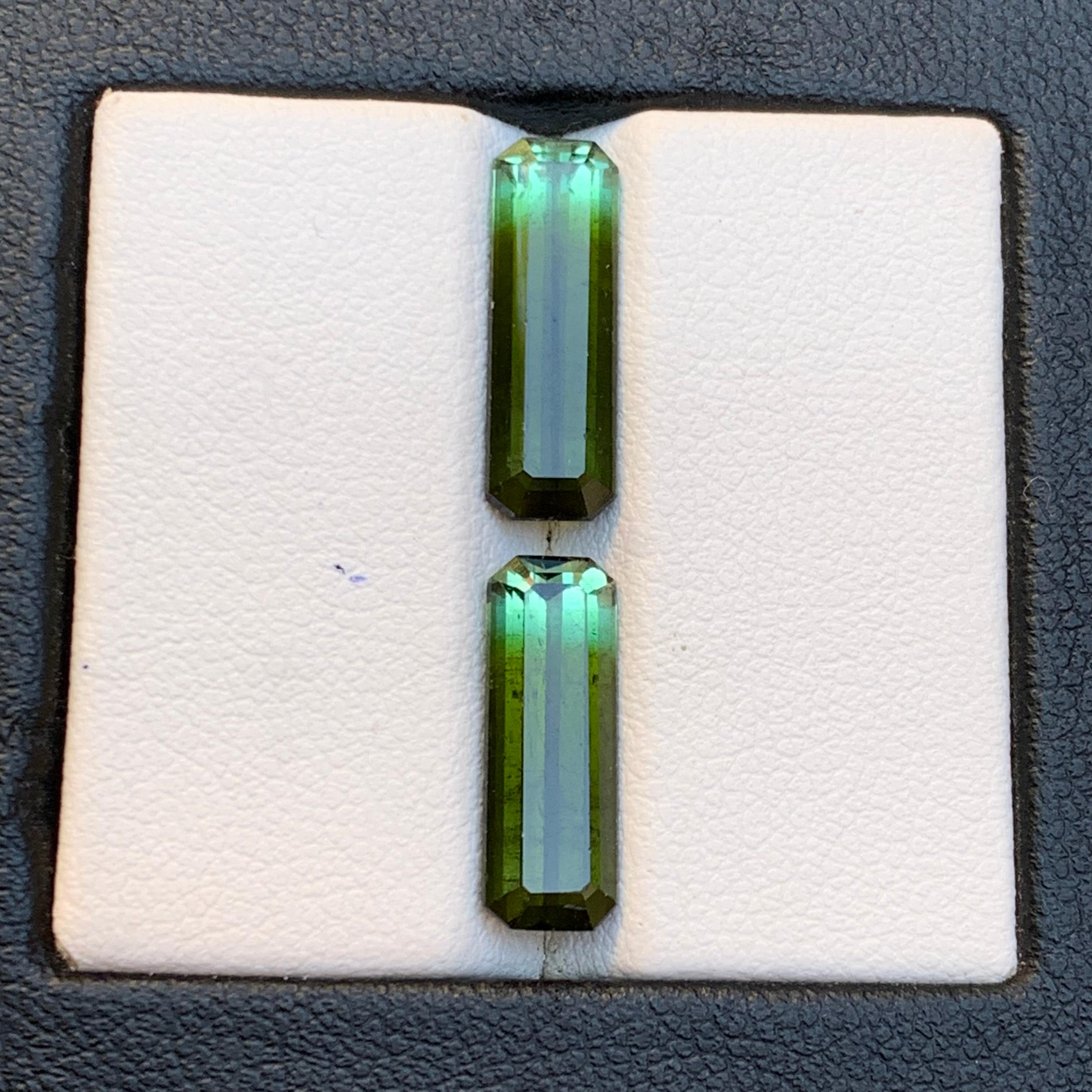 Natürlicher Olivgrüner Bicolor Turmalin 6,33 Ct Smaragdschliff Lose Edelsteinpaar (Zeitgenössisch) im Angebot