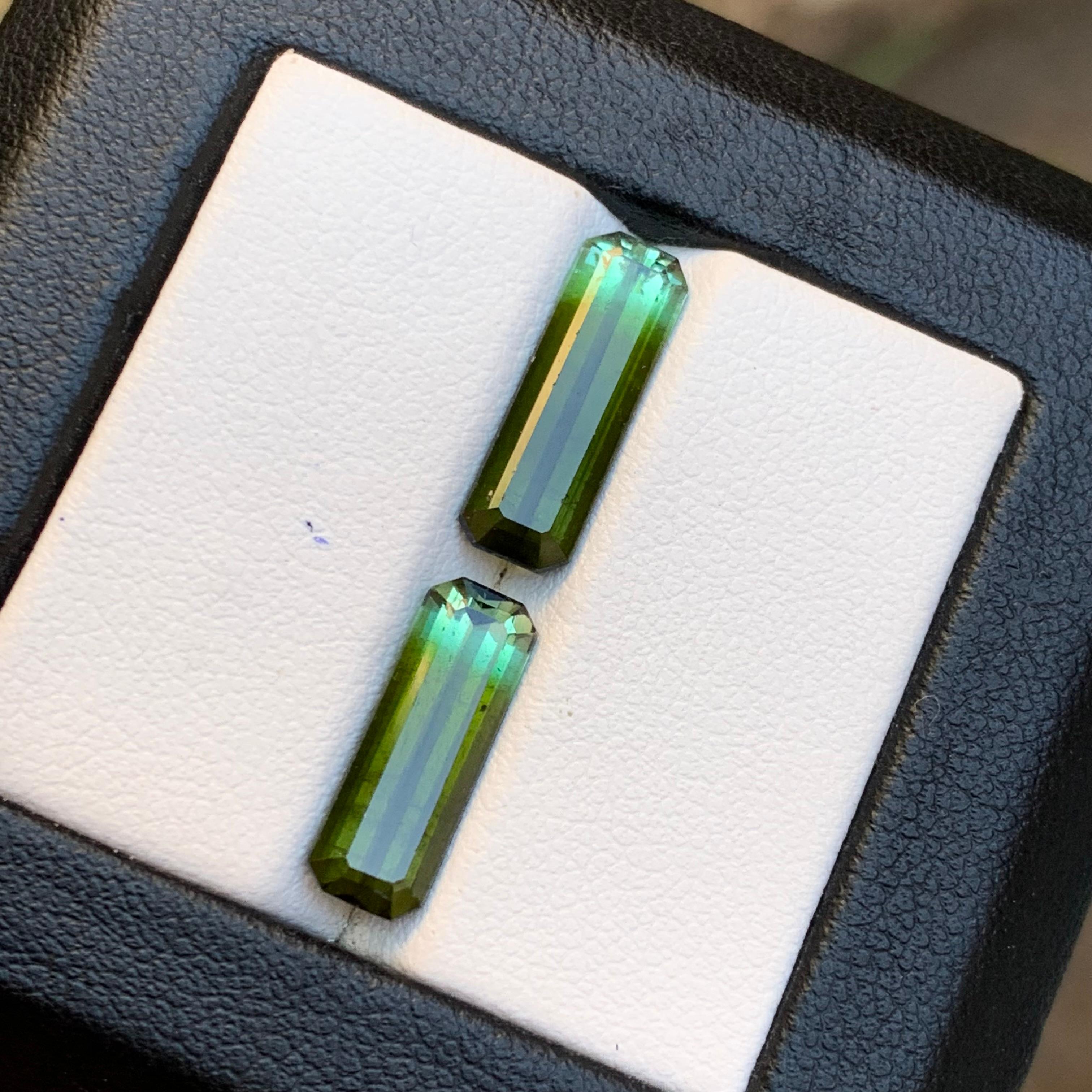 Natürlicher Olivgrüner Bicolor Turmalin 6,33 Ct Smaragdschliff Lose Edelsteinpaar im Zustand „Neu“ im Angebot in Peshawar, PK