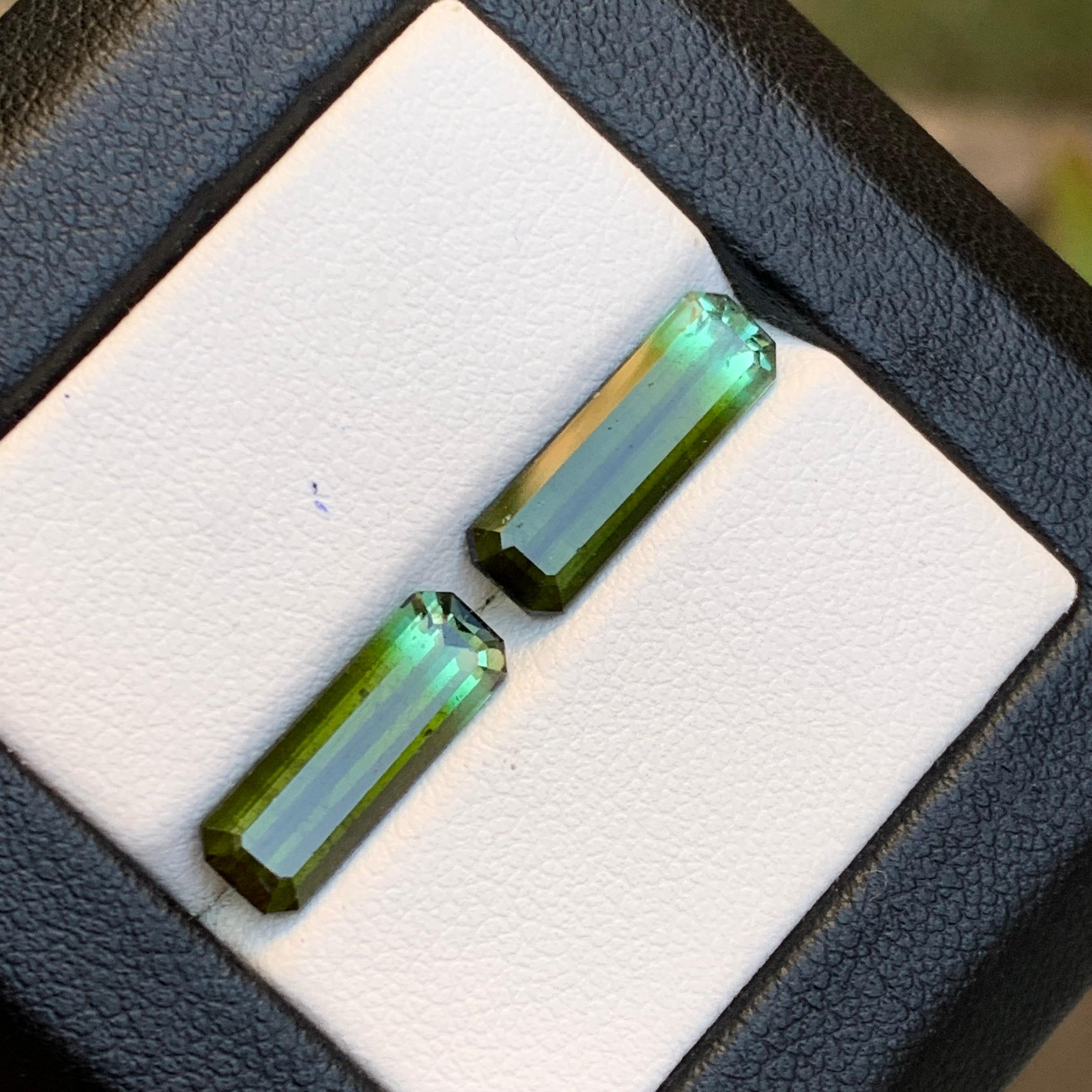 Natürlicher Olivgrüner Bicolor Turmalin 6,33 Ct Smaragdschliff Lose Edelsteinpaar im Angebot 2