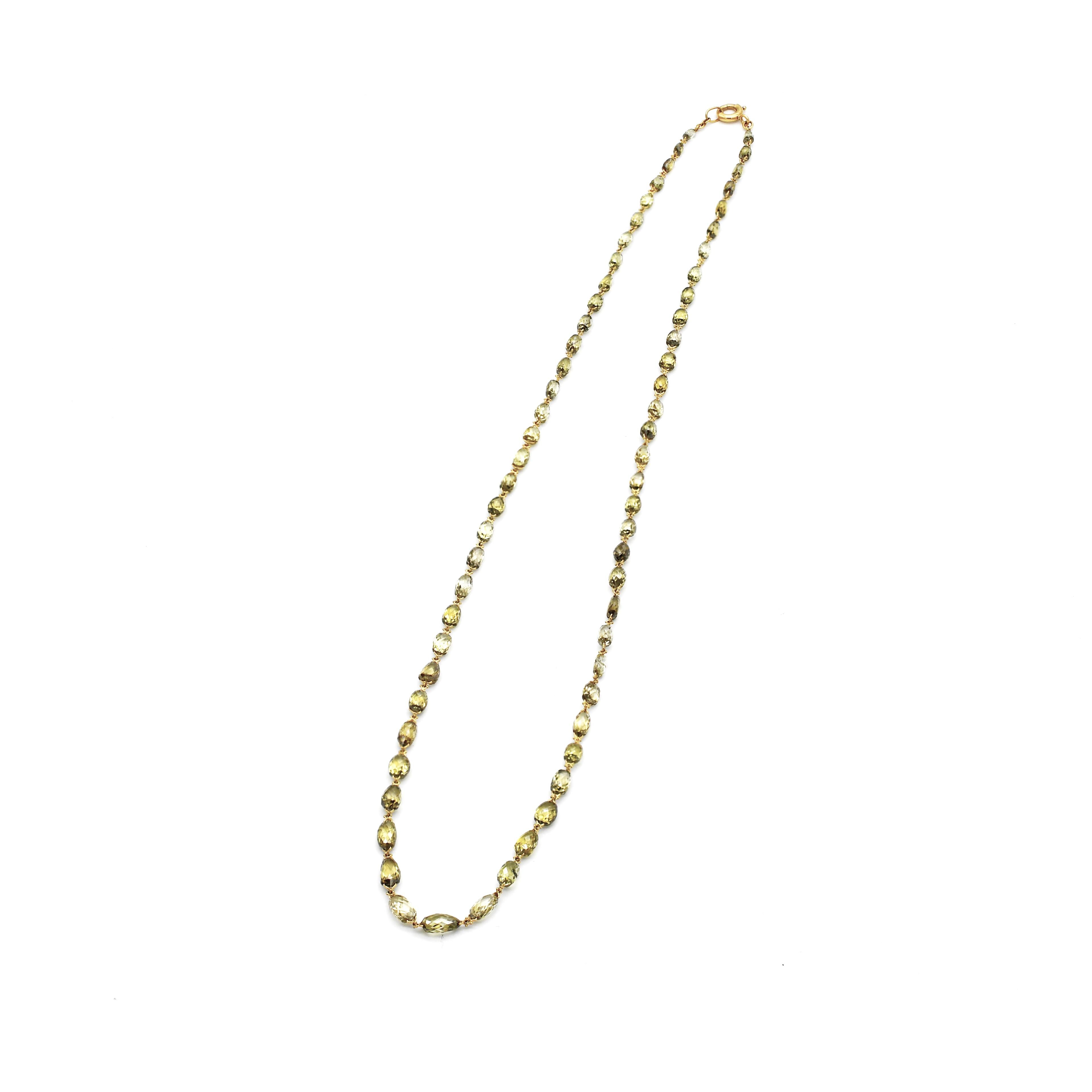 Natural Olive Green Diamond Briollette Chain Necklace in 18 Karat Gold In New Condition For Sale In Hong Kong, HK