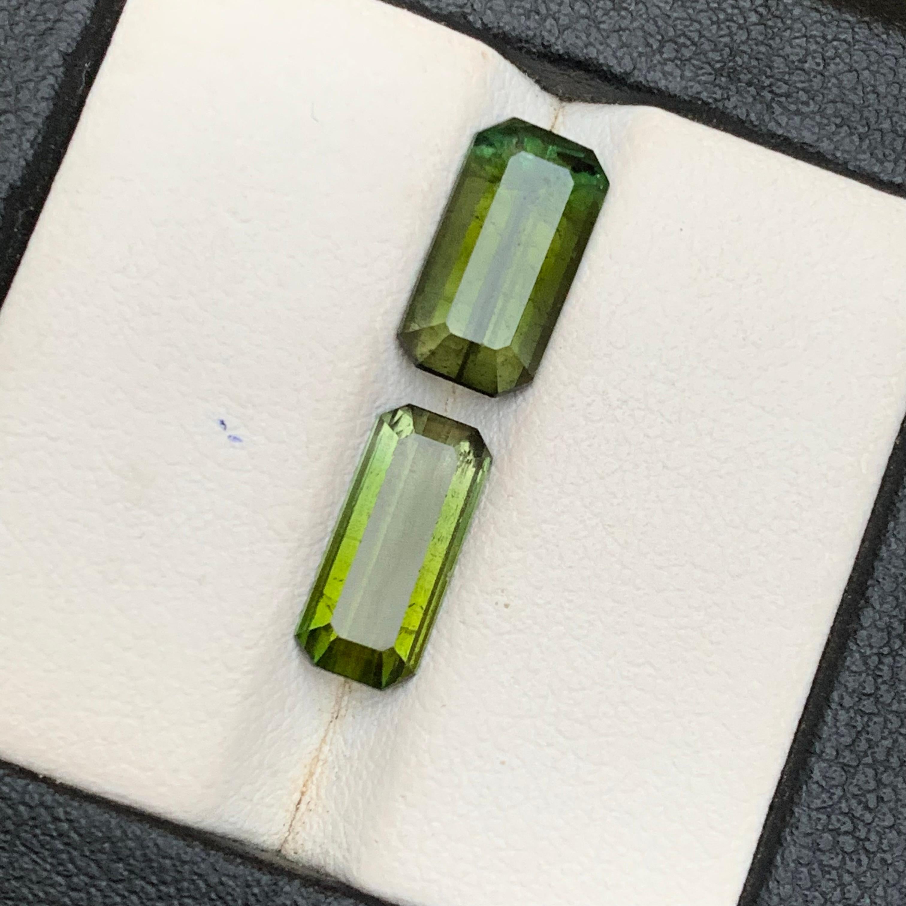 Set de Tourmaline Naturelle Olive Green Two Tone - Emerald Cut Loose Gemstones from Afghanistan - Perfect for Fine Jewelry Settings !!!

💎 TYPE DE PIERRE PRÉCIEUSE : Tourmaline
⚖️ POIDS : 4,79 carats
🪚 SHAPE & CUT : Taille émeraude
📏 TAILLE (MM)