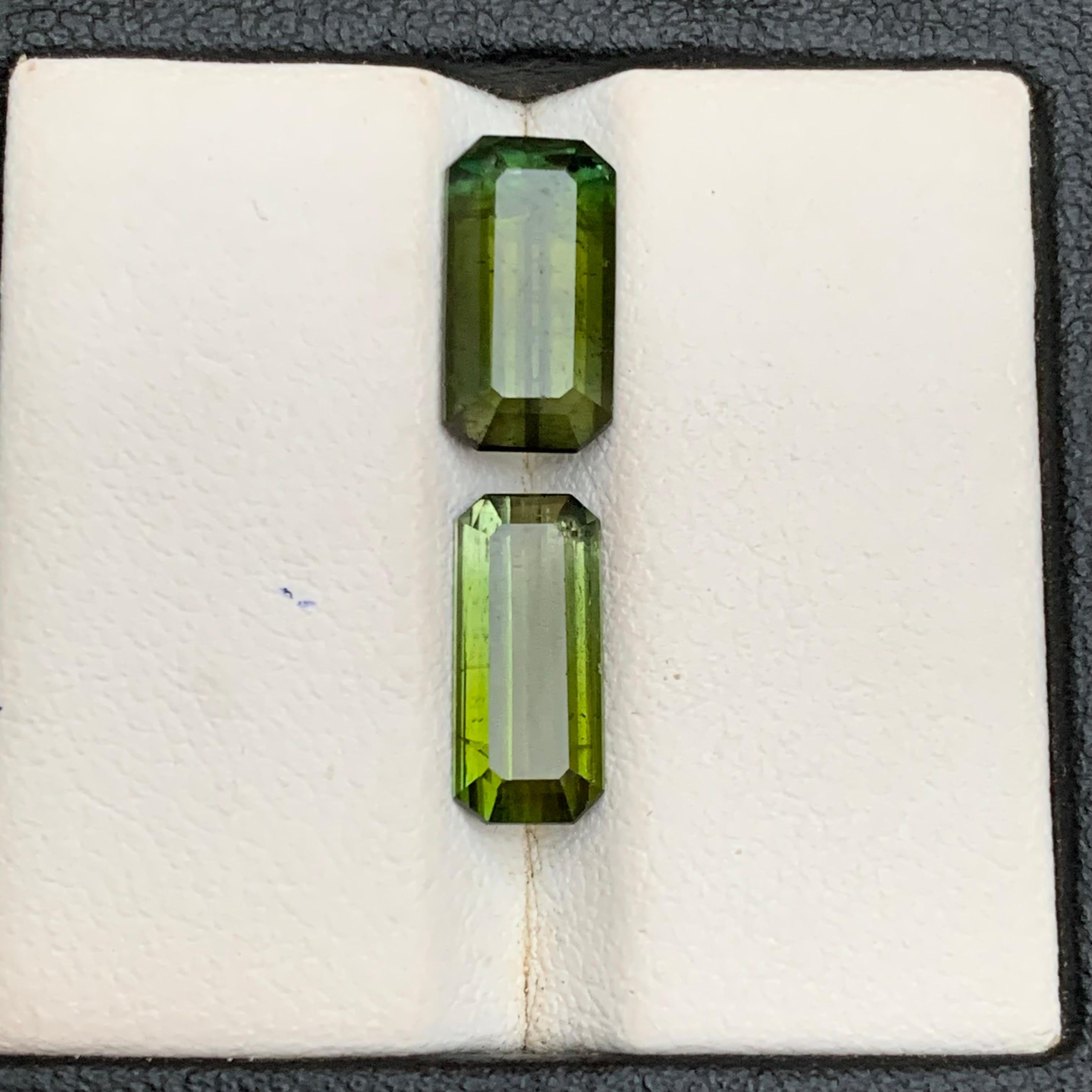 Contemporain Naturelle Tourmaline vert olive 4.79 Ct Emerald Cut Loose Gemstone Set - Bijoux en vente