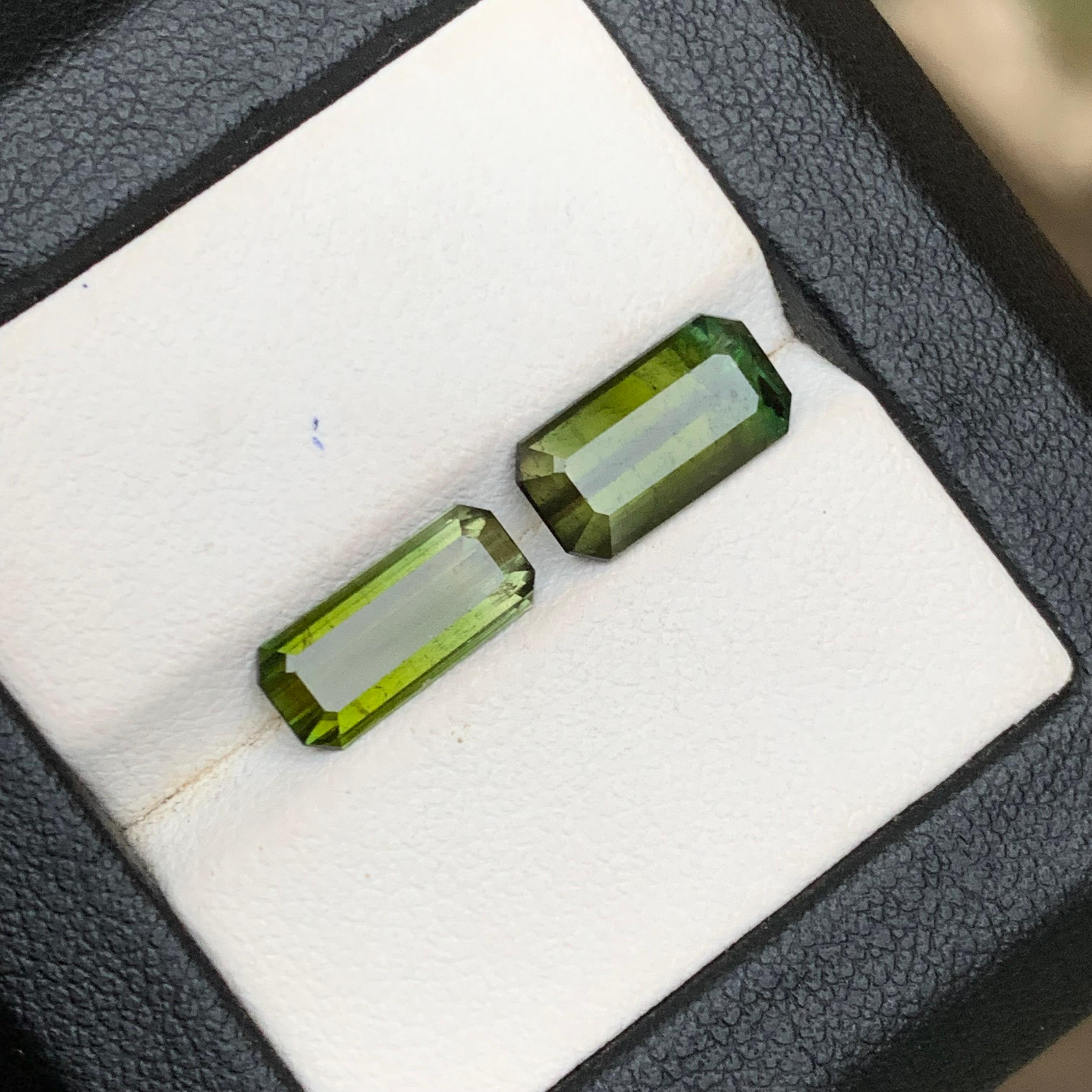 Naturelle Tourmaline vert olive 4.79 Ct Emerald Cut Loose Gemstone Set - Bijoux Unisexe en vente