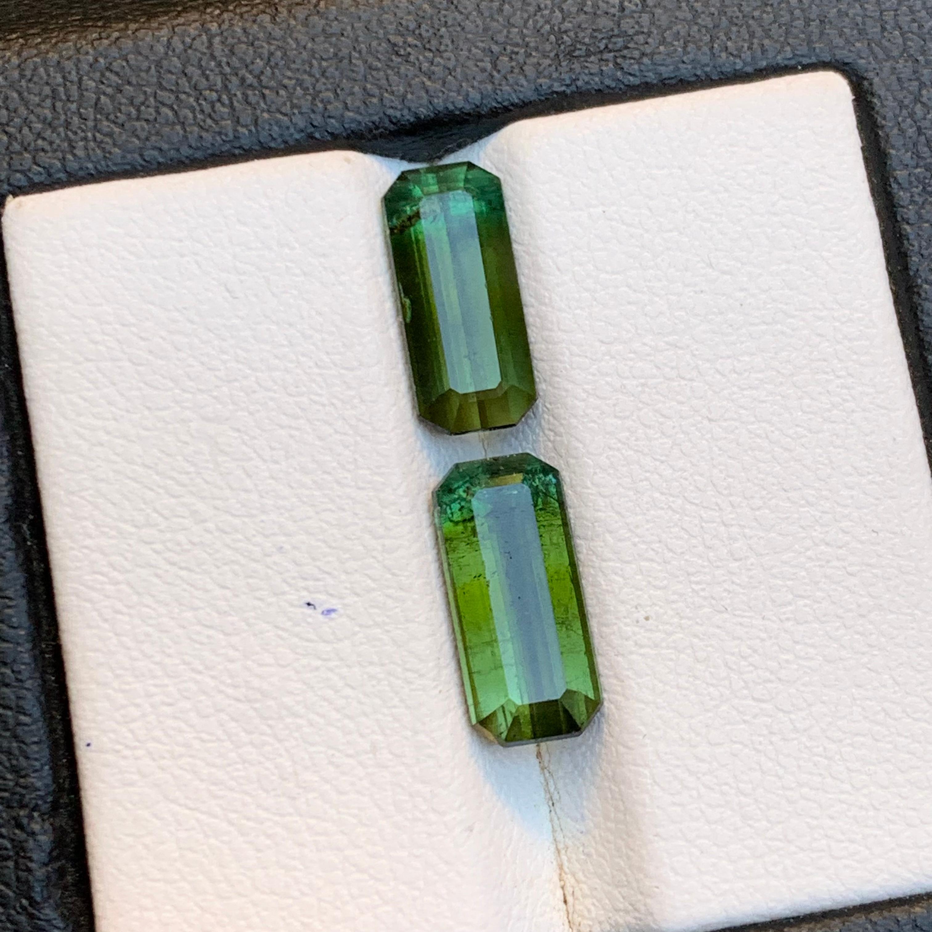 Set de Tourmaline Naturelle Olive Green Two Tone - Emerald Cut Loose Gemstones from Afghanistan - Perfect for Fine Jewelry Settings !!!

💎 TYPE DE PIERRE PRÉCIEUSE : Tourmaline
⚖️ POIDS : 5,28 carats
🪚 SHAPE & CUT : Taille émeraude
📏 TAILLE (MM)
