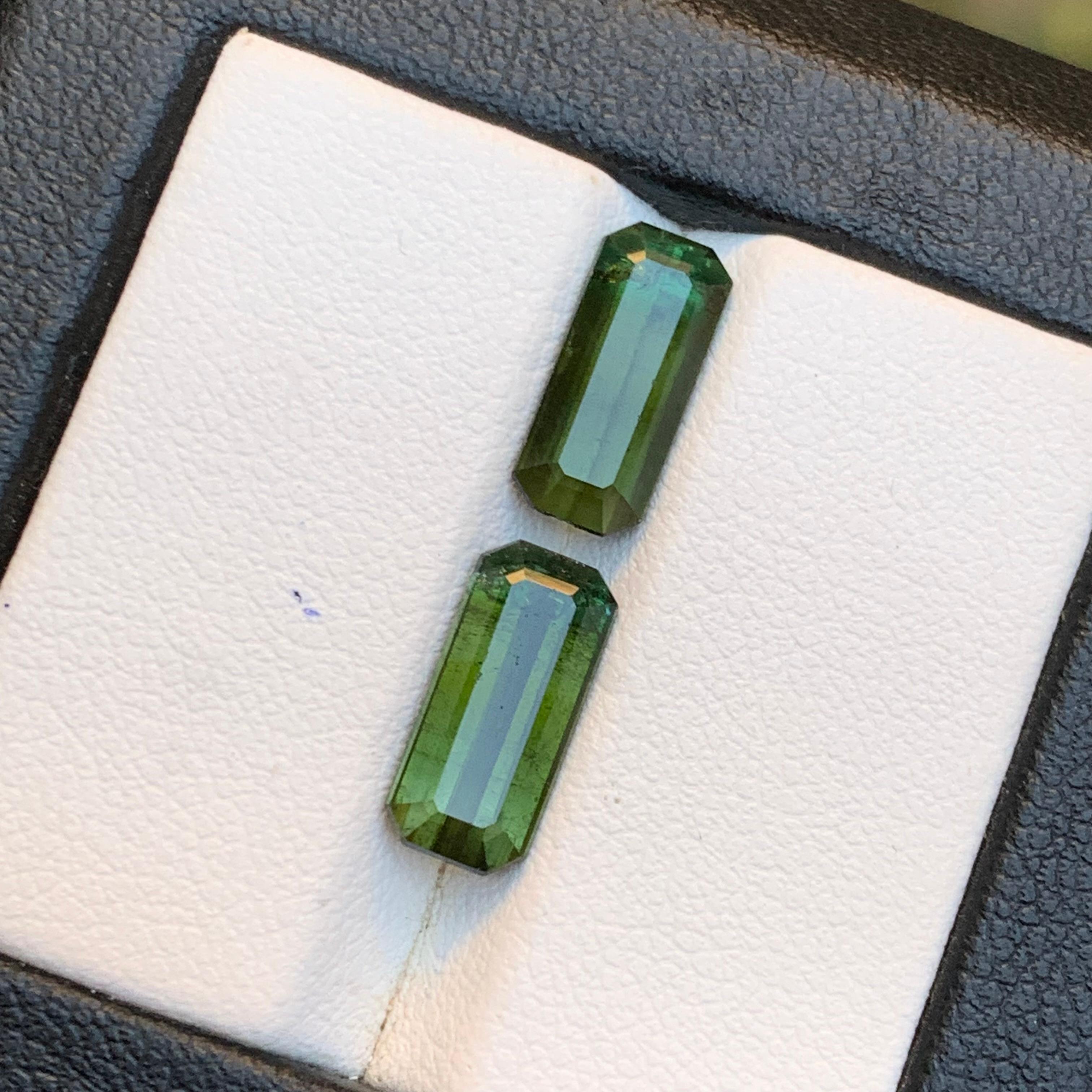 Contemporain Naturelle Tourmaline vert olive 5.28 Ct Emerald Cut Loose Gemstone Set - Bijoux en vente