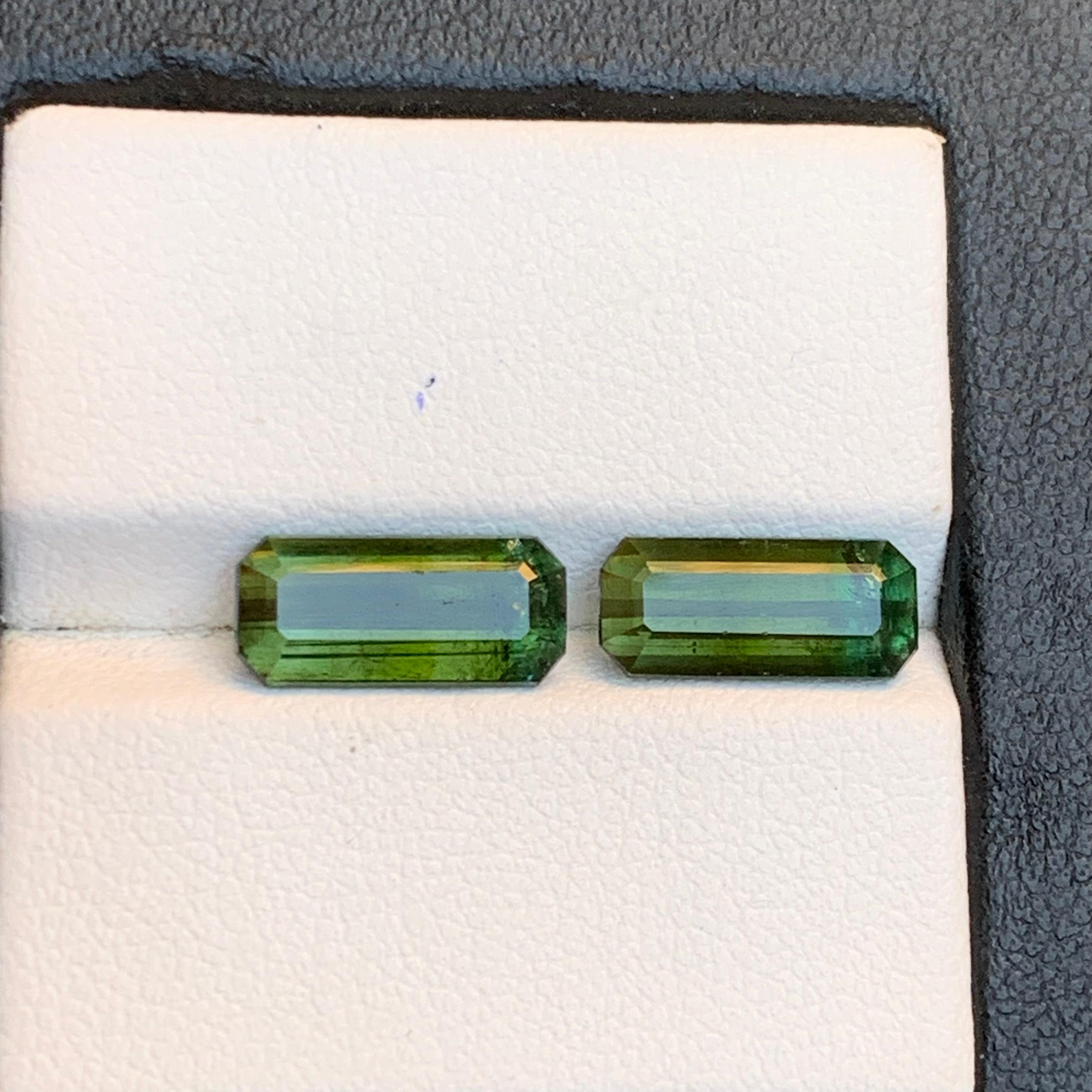 Taille émeraude Naturelle Tourmaline vert olive 5.28 Ct Emerald Cut Loose Gemstone Set - Bijoux en vente