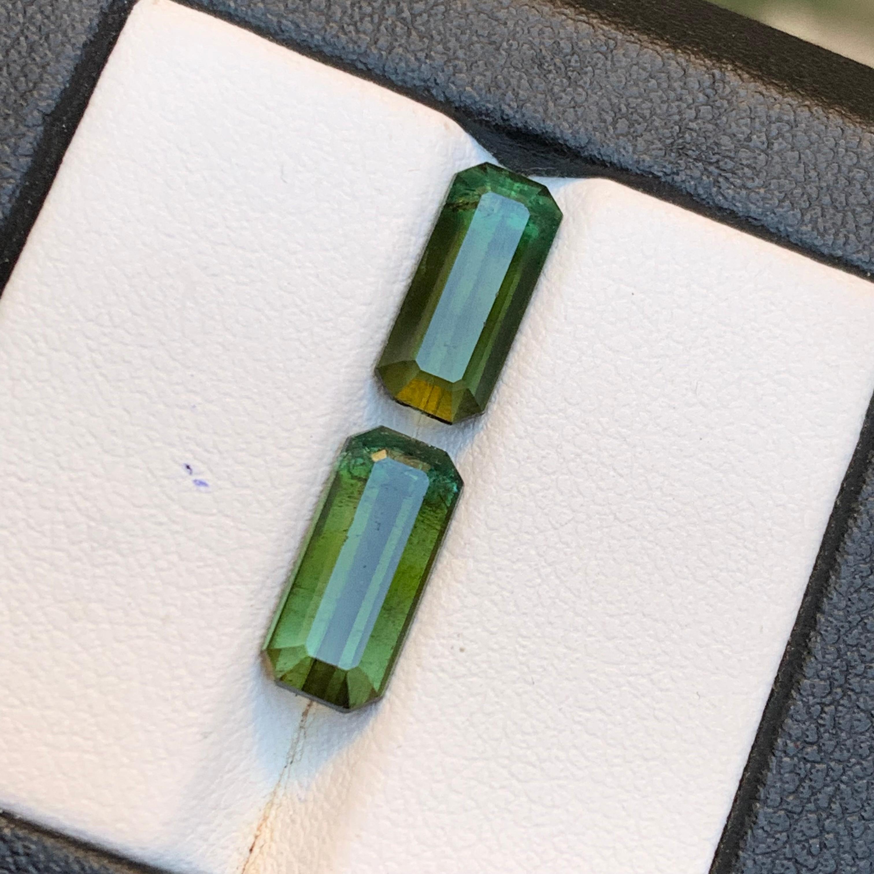 Naturelle Tourmaline vert olive 5.28 Ct Emerald Cut Loose Gemstone Set - Bijoux en vente 1