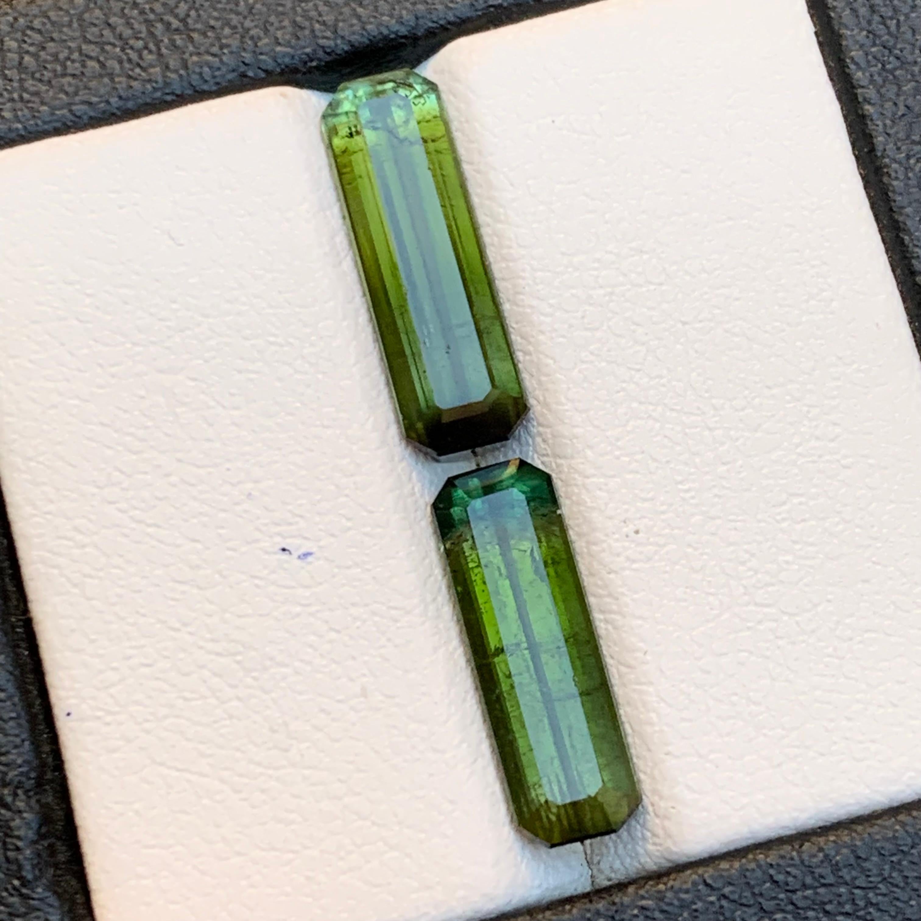 Natürlicher Olivgrüner Turmalin 6.44 Ct Smaragdschliff Loser Edelstein Set - Schmuck im Zustand „Neu“ im Angebot in Peshawar, PK