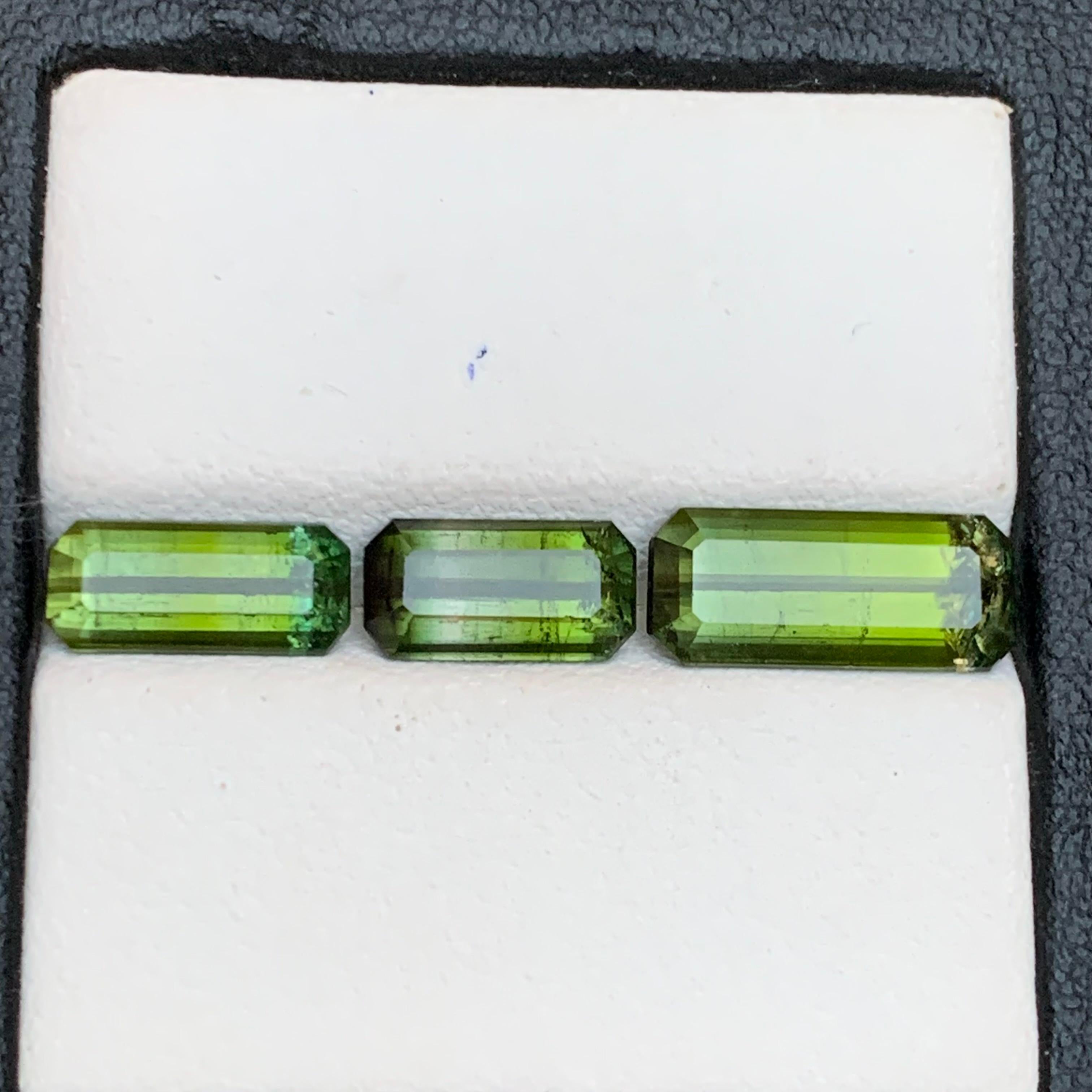 Tormalina verde oliva naturale 6,46 carati taglio smeraldo, gemma sfusa per gioielli in vendita 6