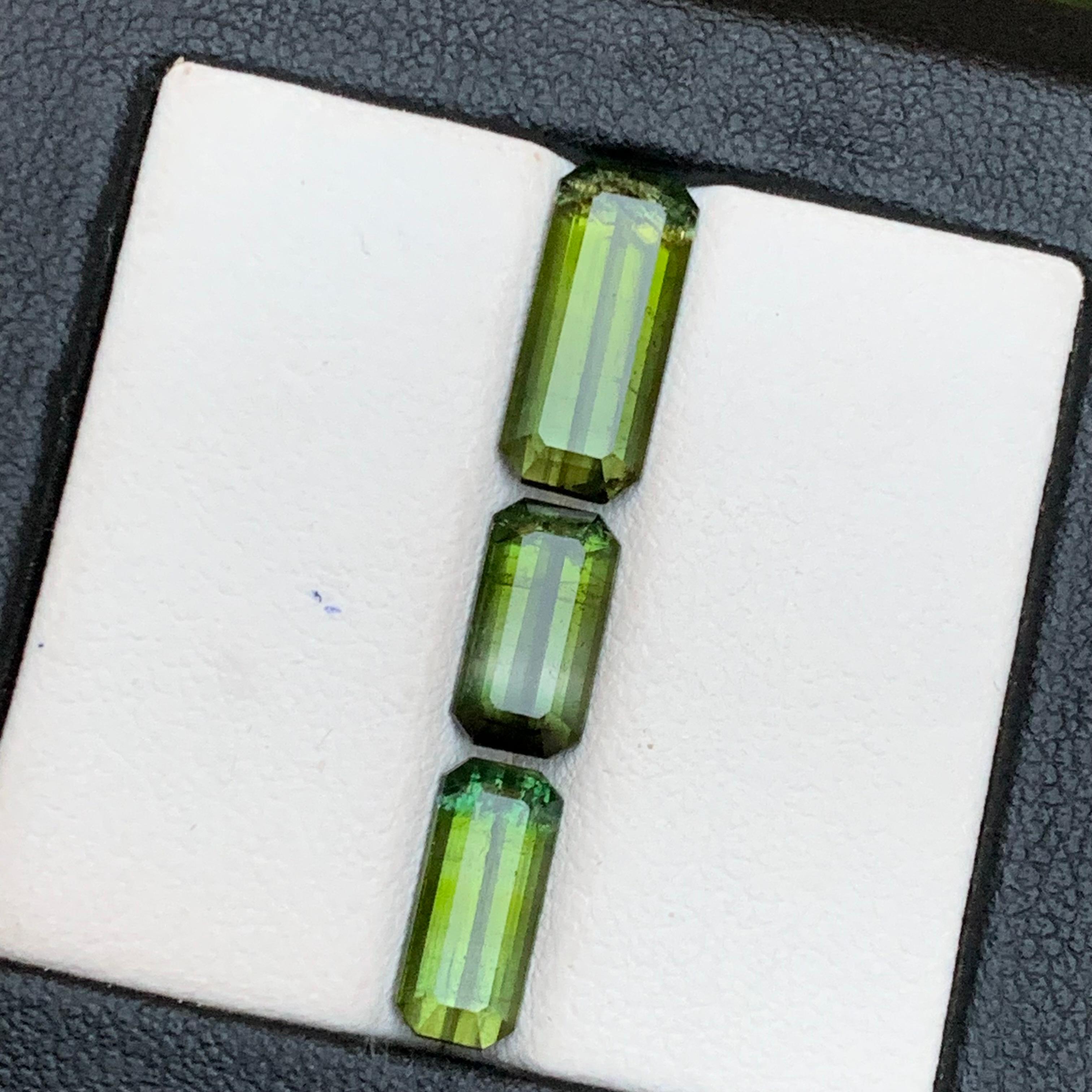 Tormalina verde oliva naturale 6,46 carati taglio smeraldo, gemma sfusa per gioielli in vendita 7