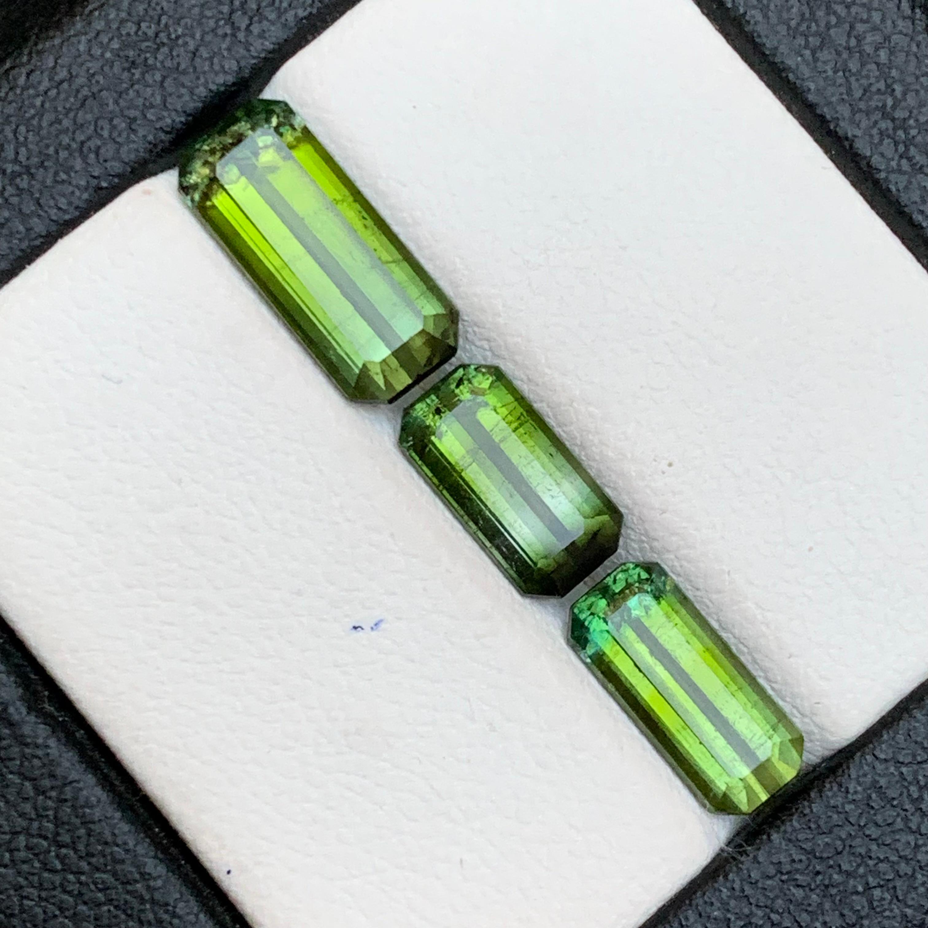 Contemporaneo Tormalina verde oliva naturale 6,46 carati taglio smeraldo, gemma sfusa per gioielli in vendita