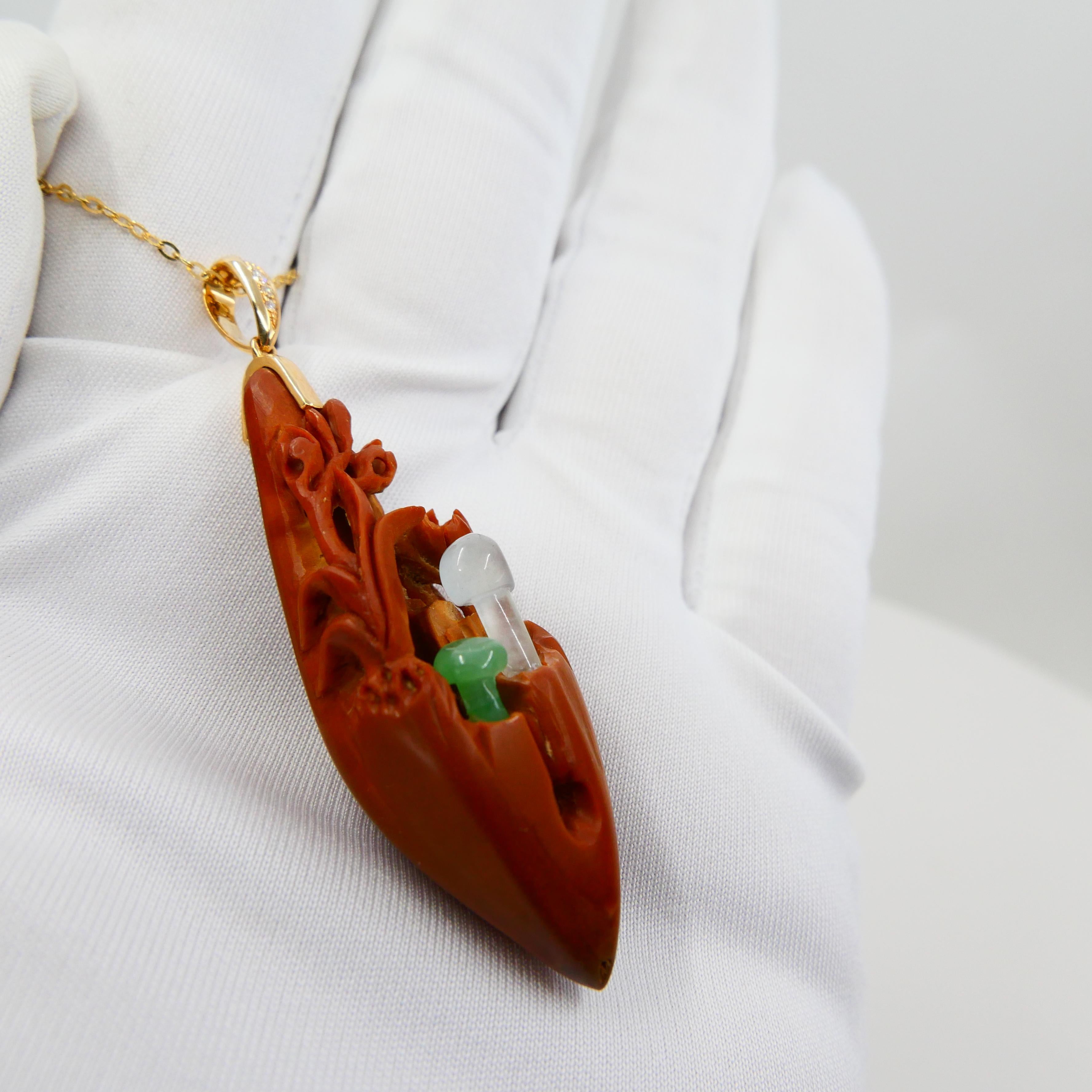 Colgante de Hueso de Aceituna Natural 45mm x 17mm Collar Con Jade Icy Certificado y Diamantes en venta 7