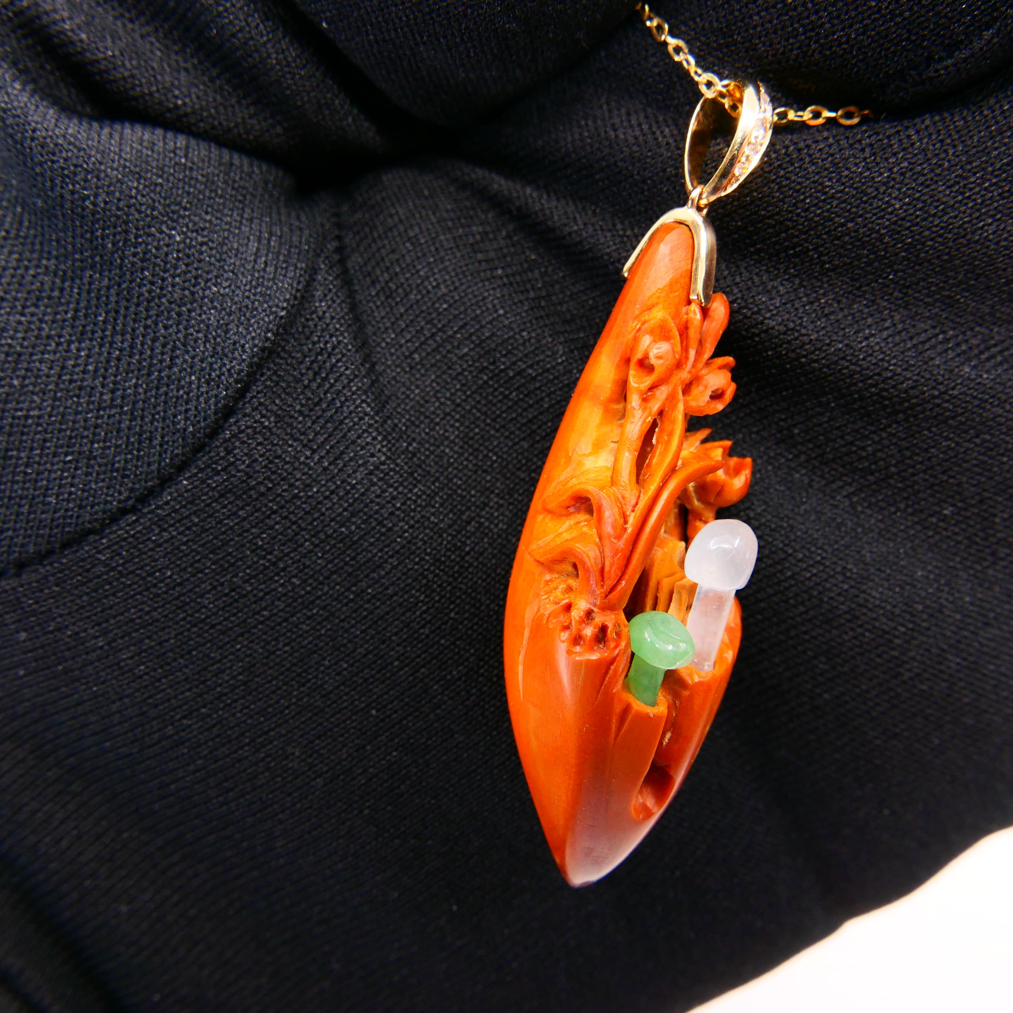 Colgante de Hueso de Aceituna Natural 45mm x 17mm Collar Con Jade Icy Certificado y Diamantes en venta 8