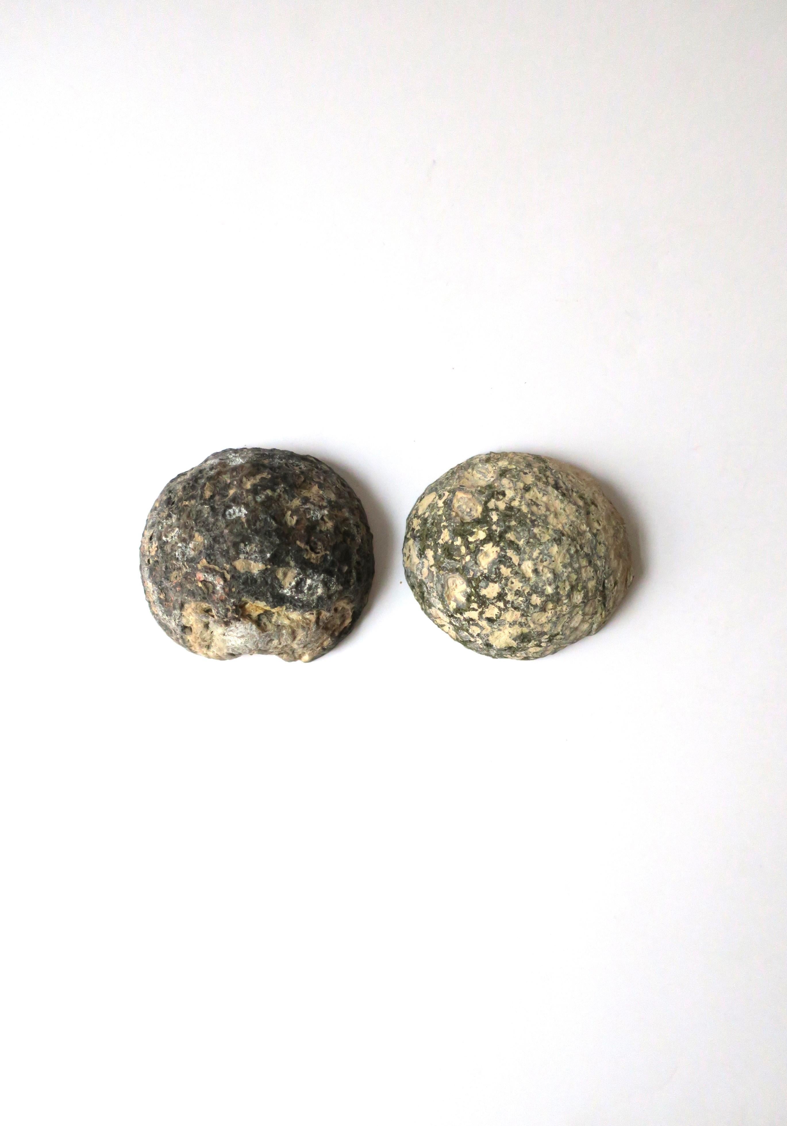 Natural Onyx Agate Quartz Geodes Decorative Objects, Set/Pair For Sale 7