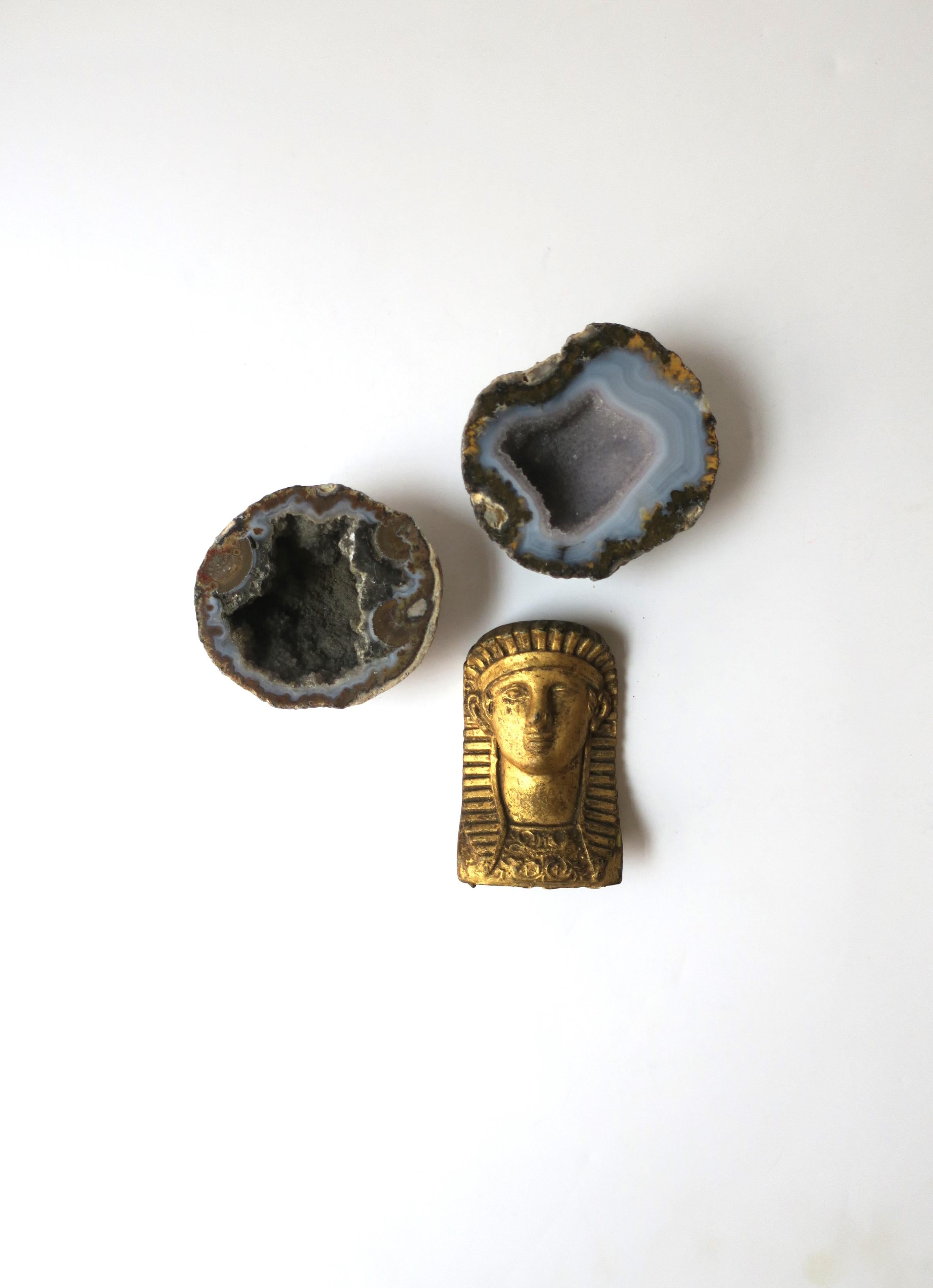 Natural Onyx Agate Quartz Geodes Decorative Objects, Set/Pair For Sale 1