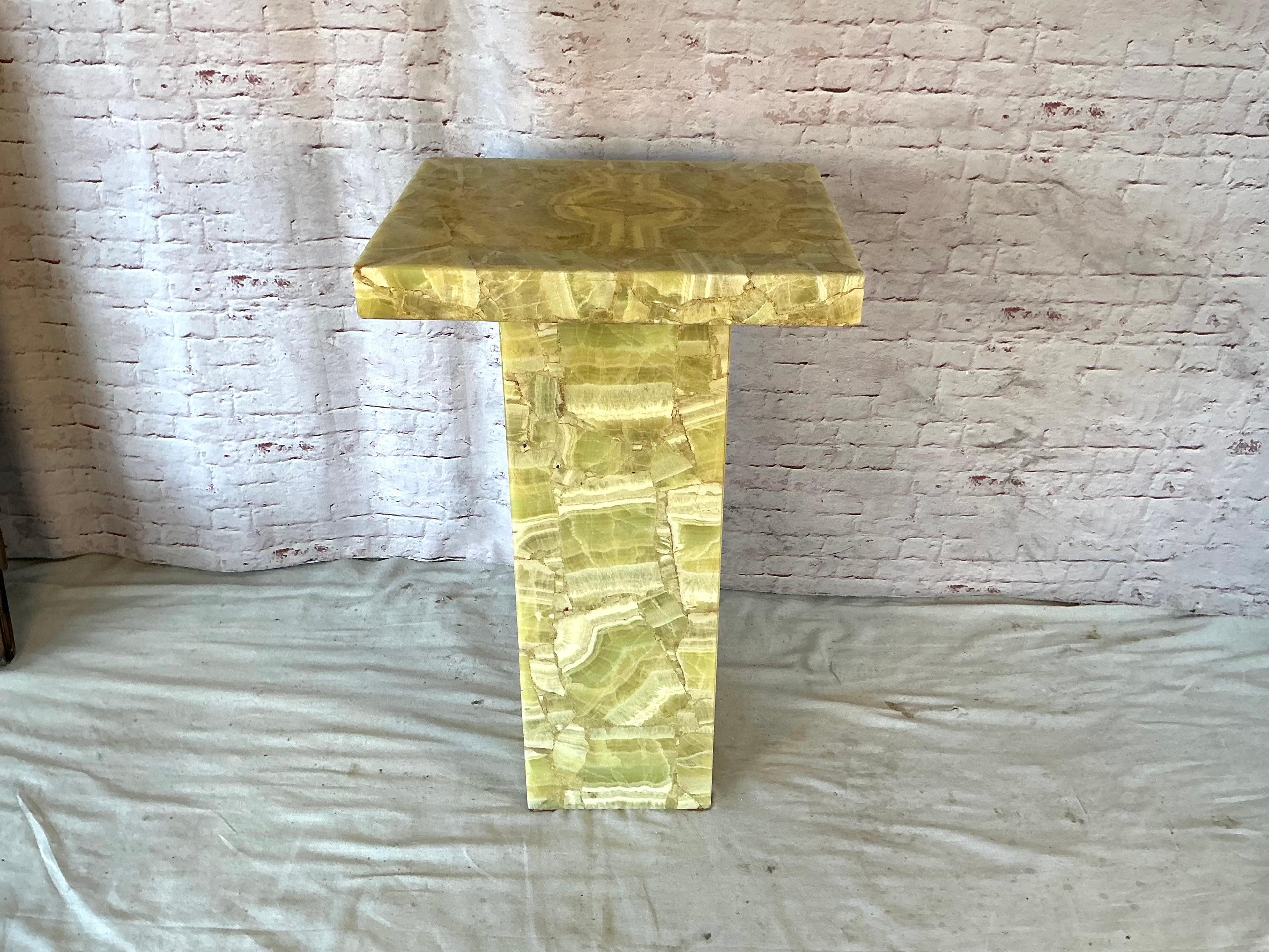 Mesa pedestal de ónix natural y resina by Mueller of Mexico en venta 5