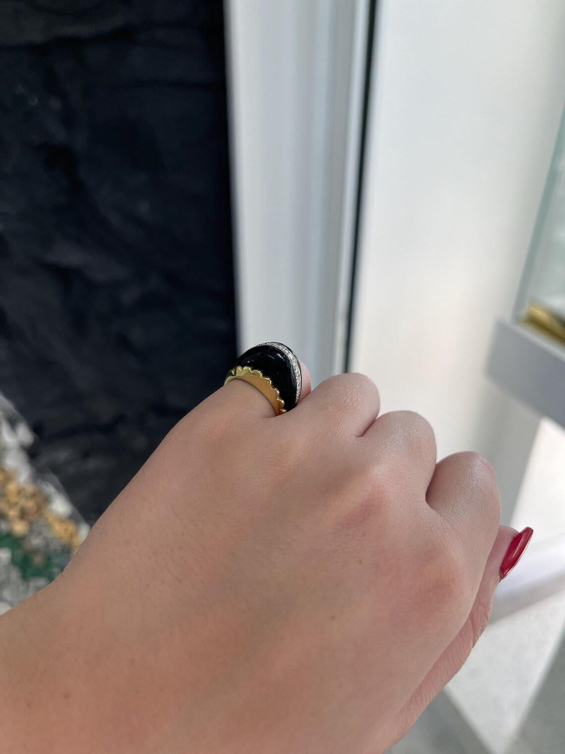 Anillo de Oro Floral en Dos Tonos con Ónix Natural y Diamantes y Detalles de Pavé en venta 2