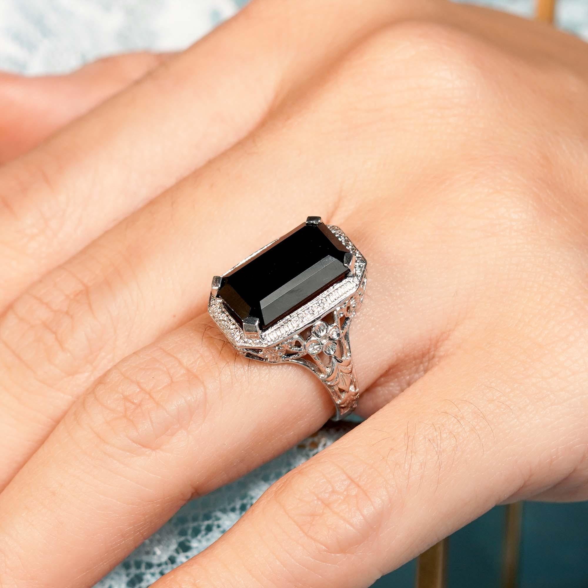 For Sale:  Natural Onyx Emerald Cut Vintage Style Filigree Cocktail Ring in Solid 9K Gold 10